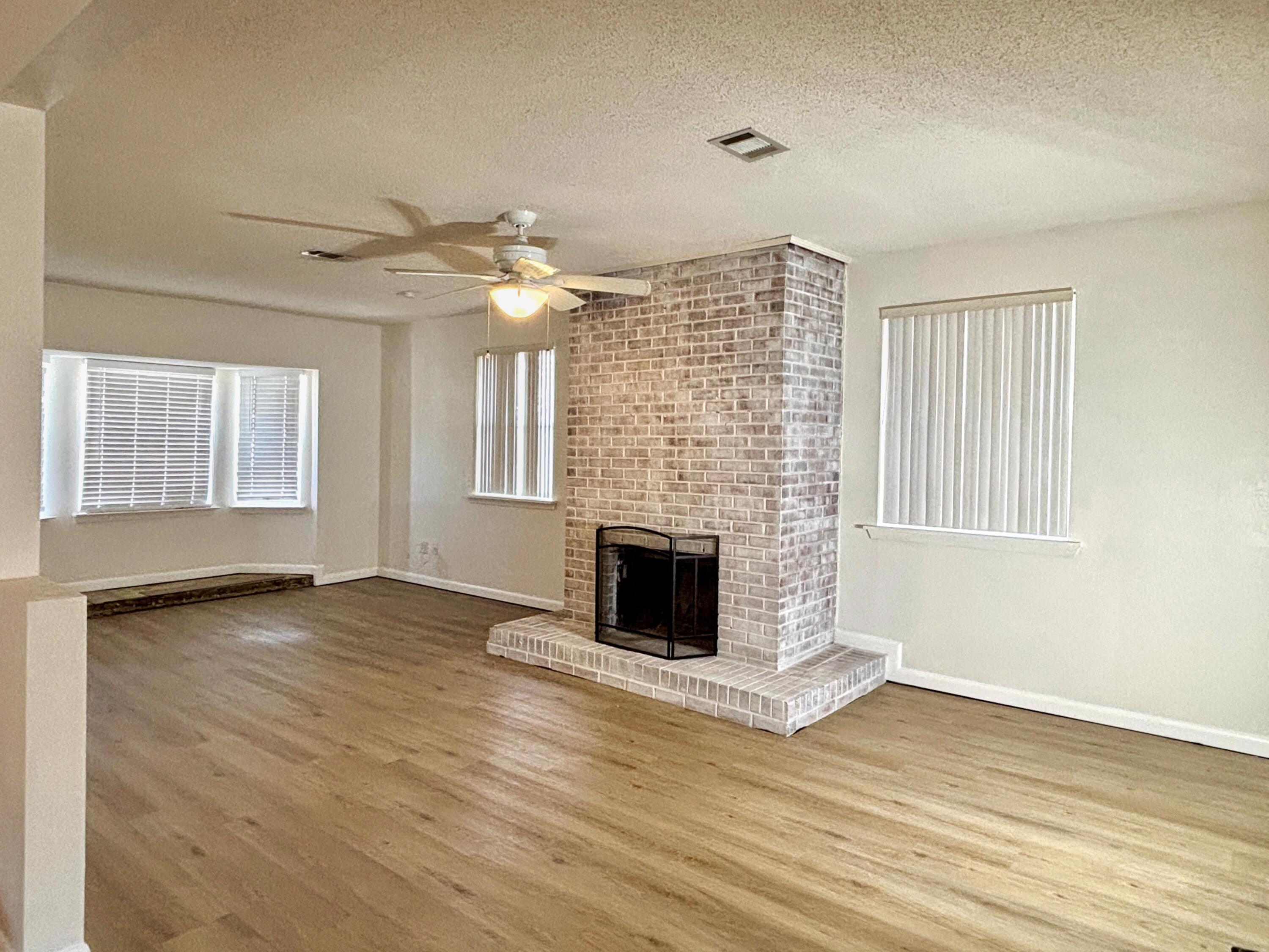 PALM ESTATES UNIT 2 - Residential Lease