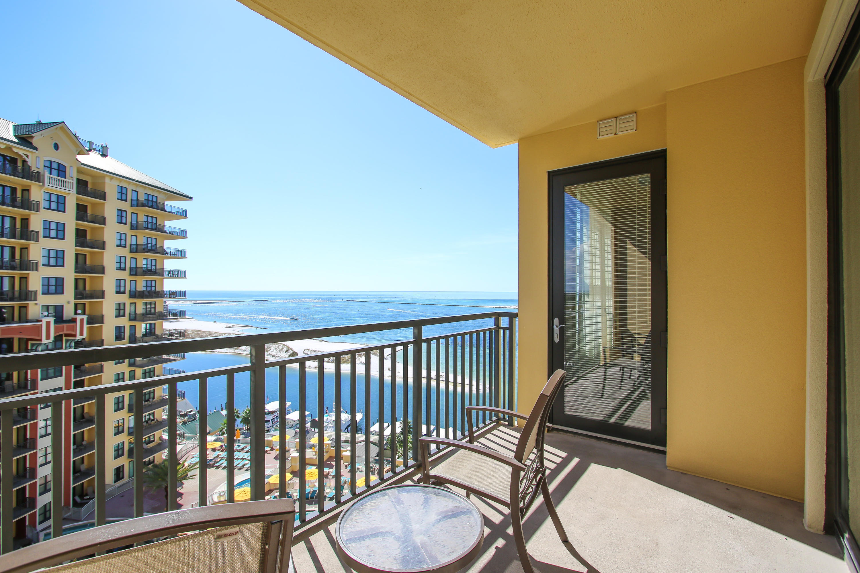EMERALD GRANDE - Residential