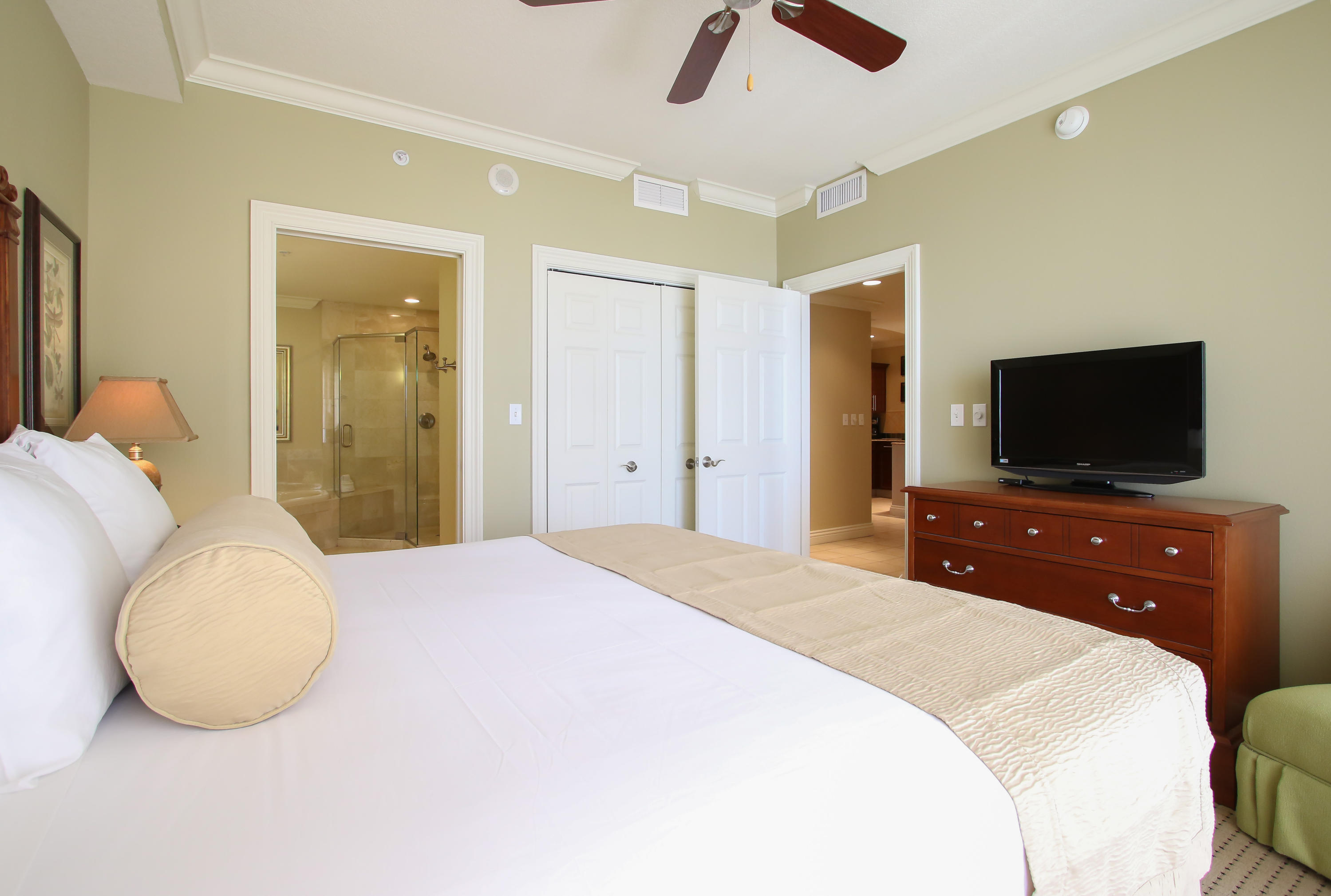 EMERALD GRANDE - Residential