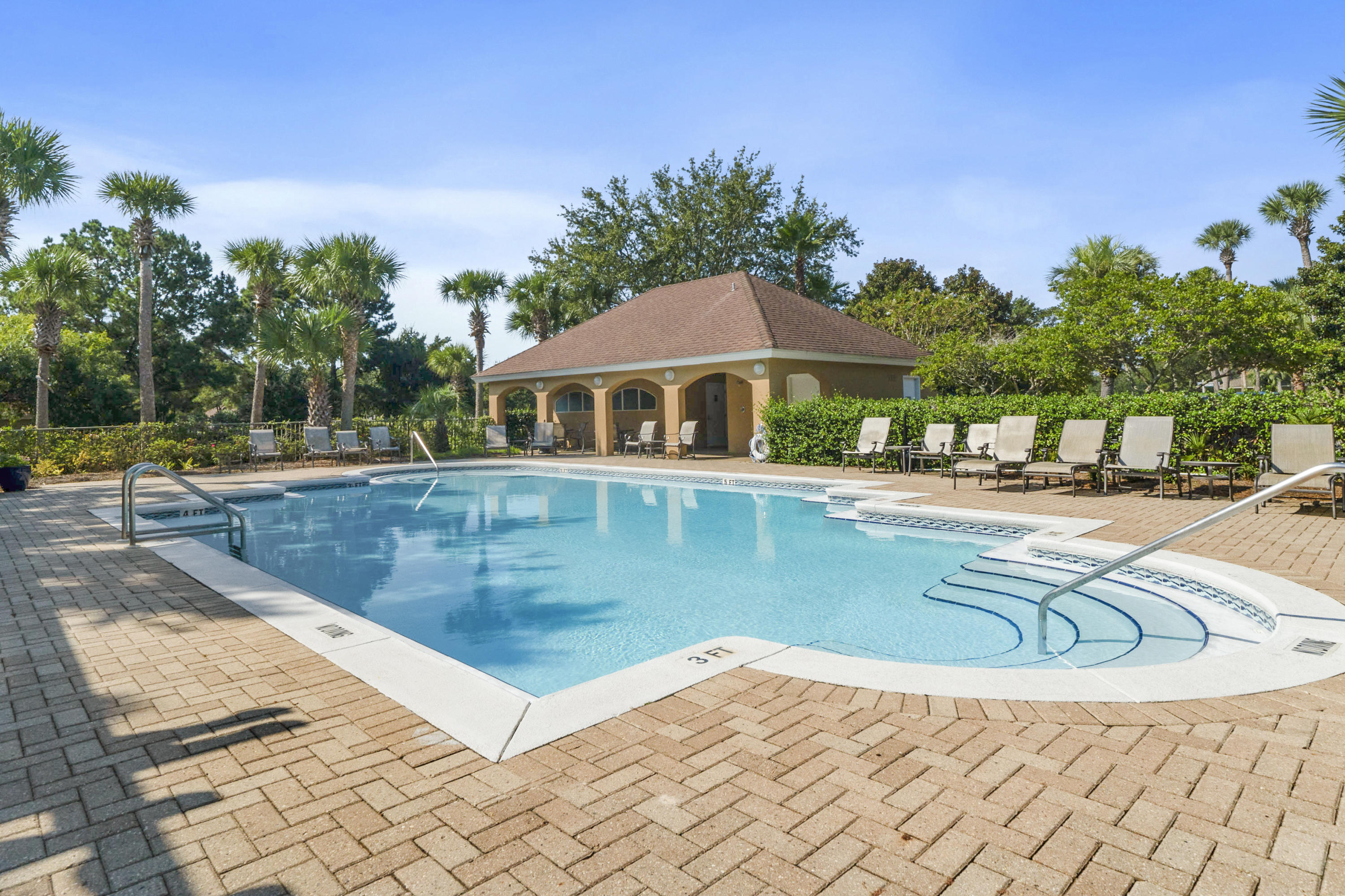 TURNBERRY VILLAS CONDO - Residential