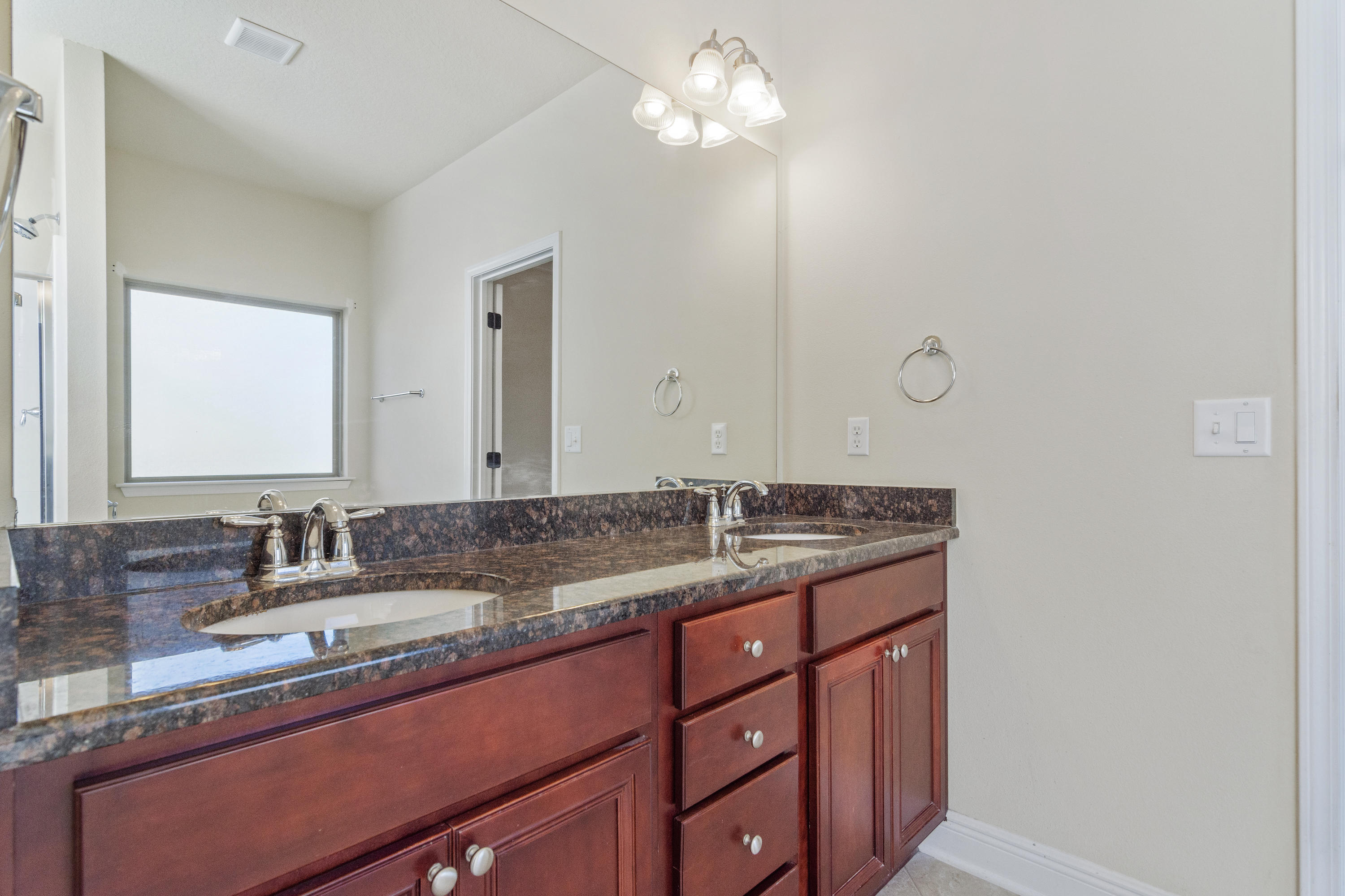 BROWNSTONE MANOR - Residential