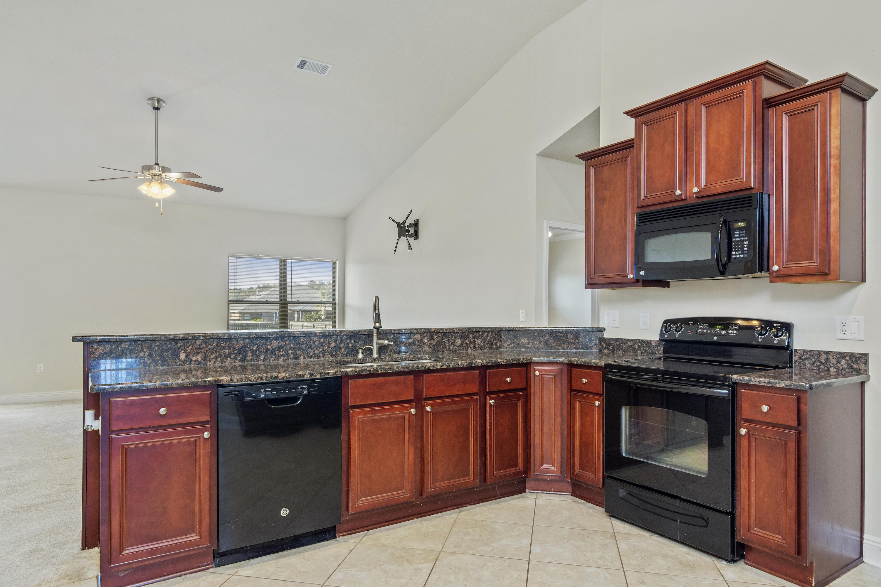 BROWNSTONE MANOR - Residential