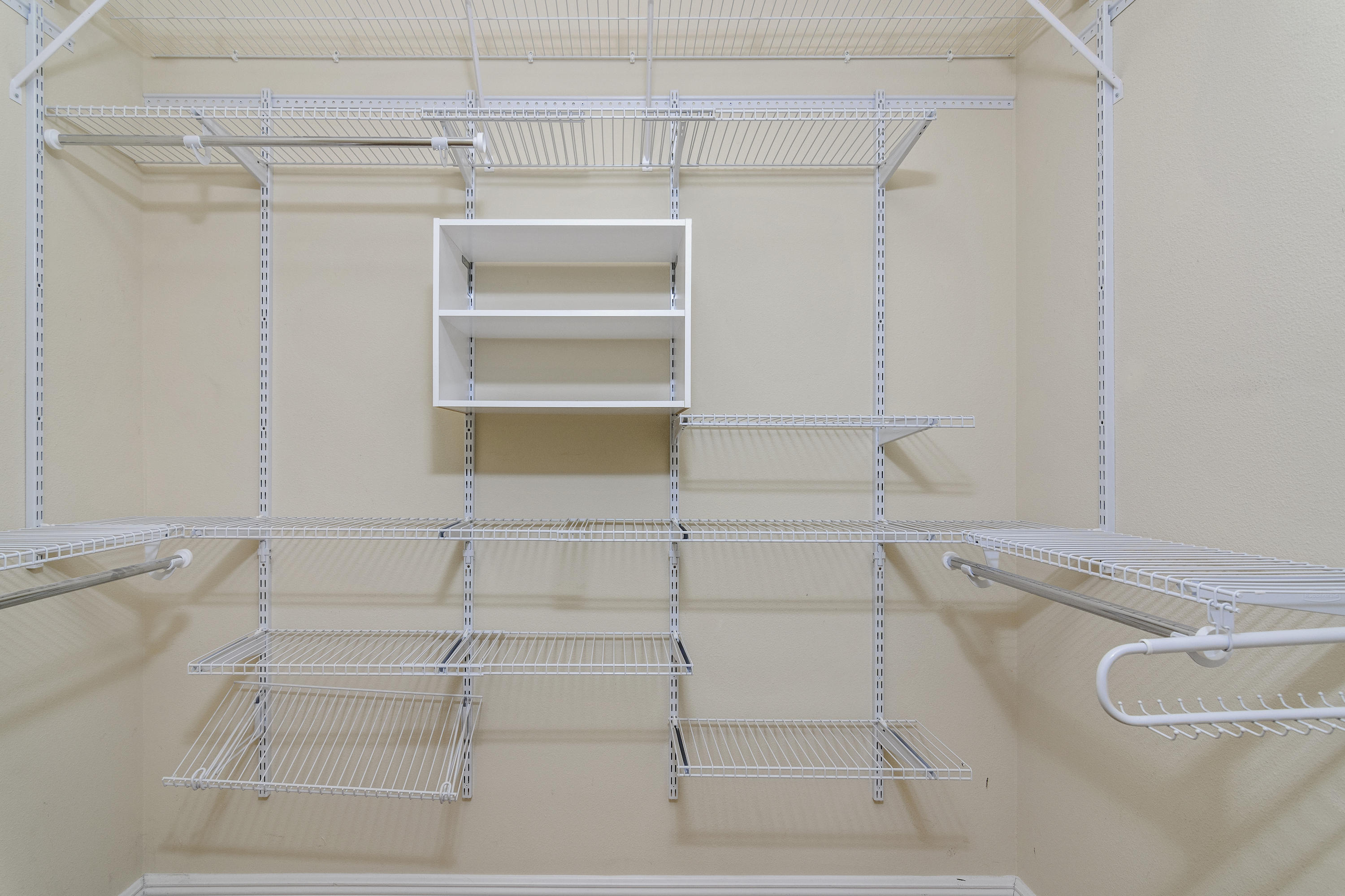 BROWNSTONE MANOR - Residential