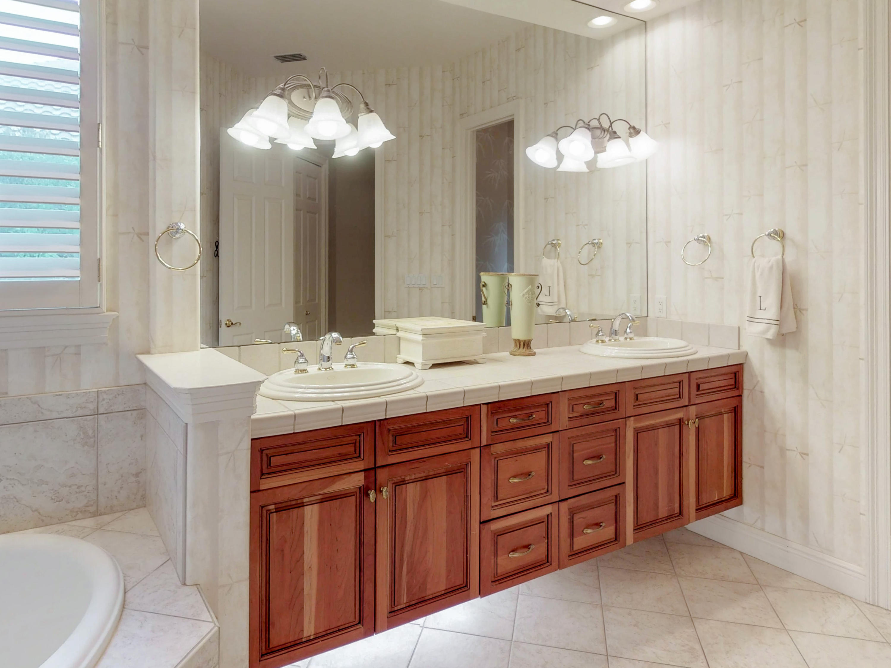 BURNT PINE - Residential