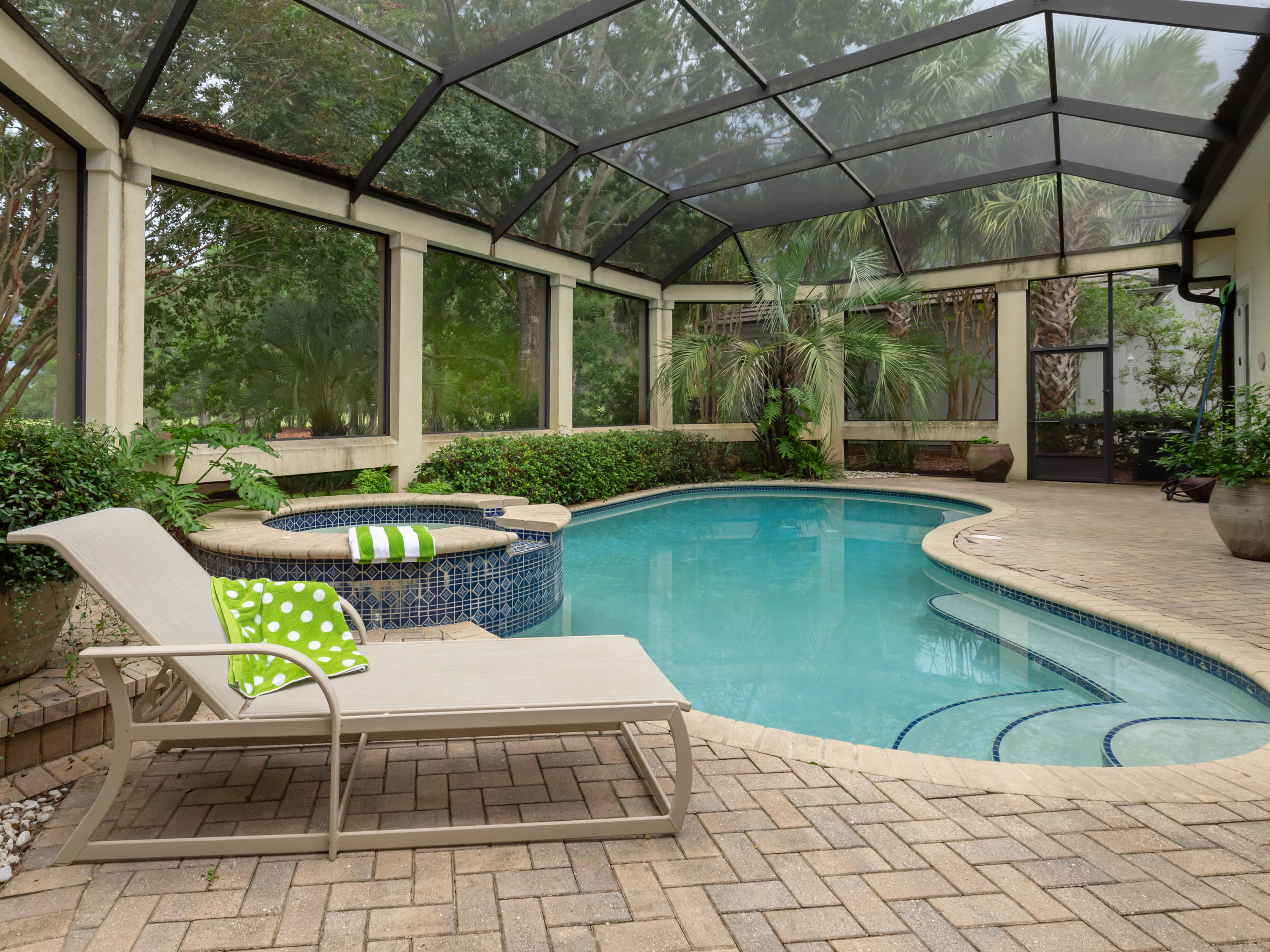 BURNT PINE - Residential