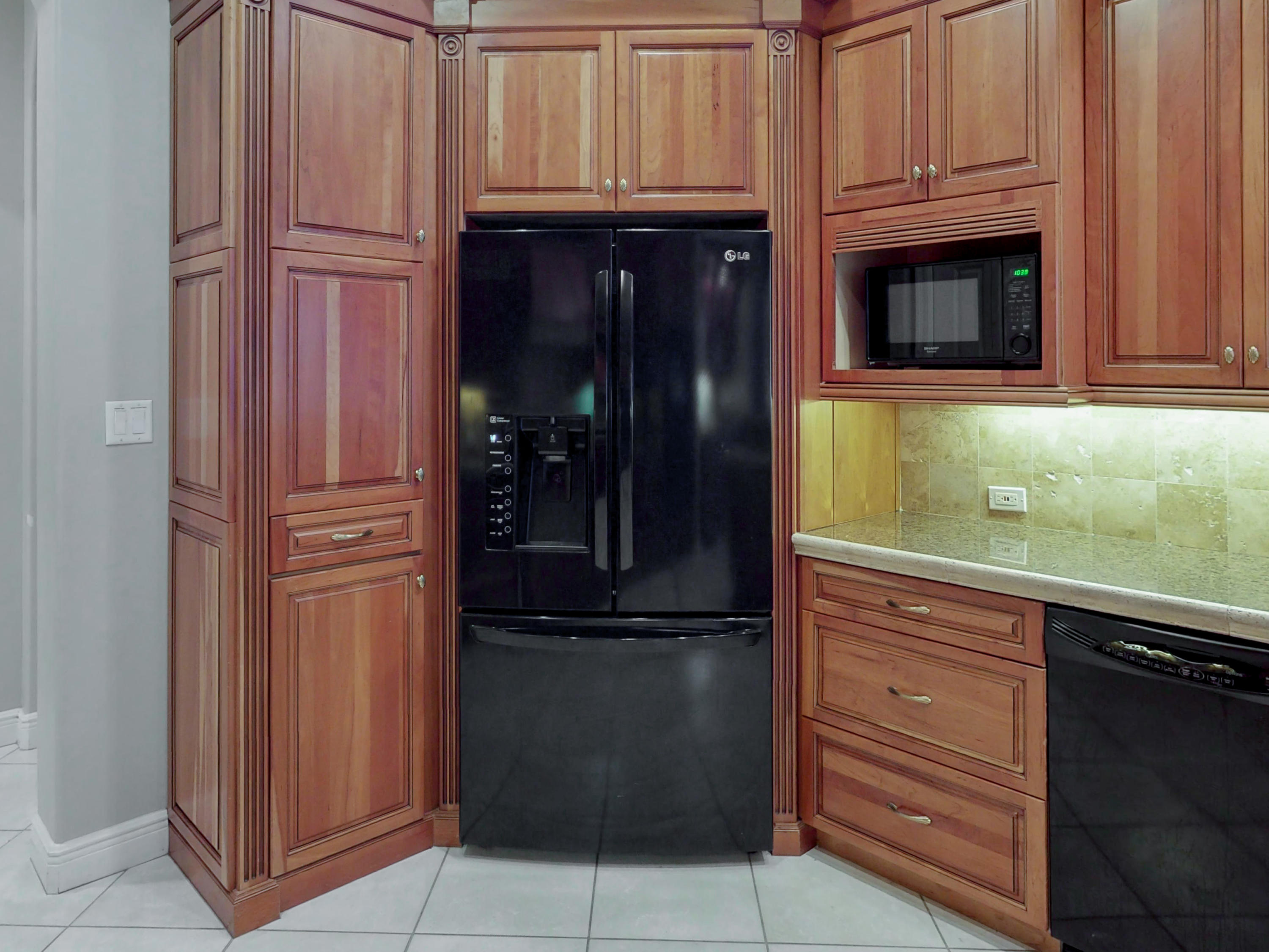 BURNT PINE - Residential