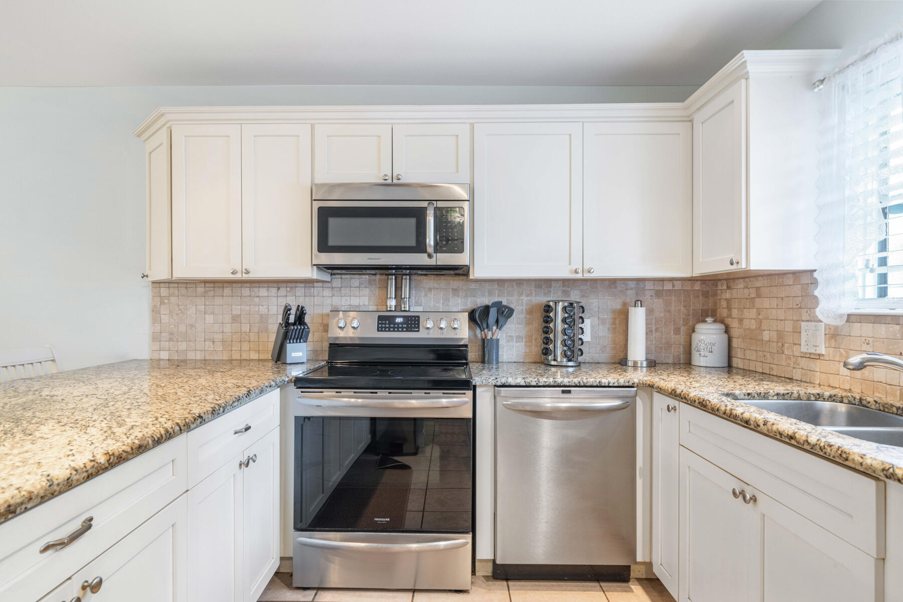 MISTY COVE TOWNHOMES - Residential