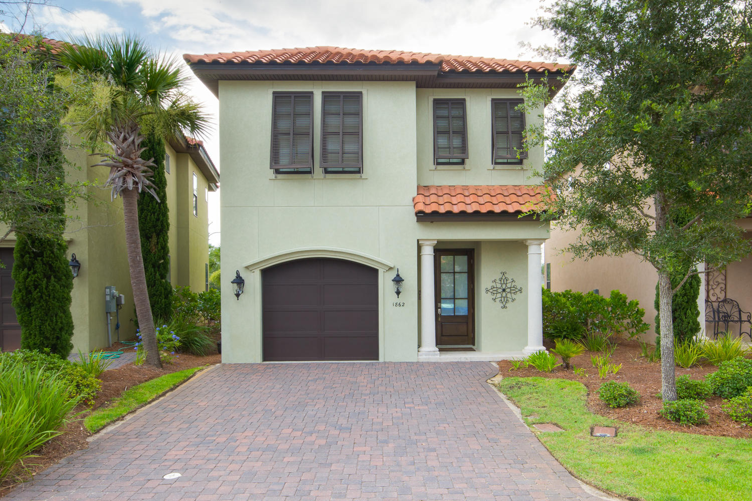 VILLA LAGO - Residential