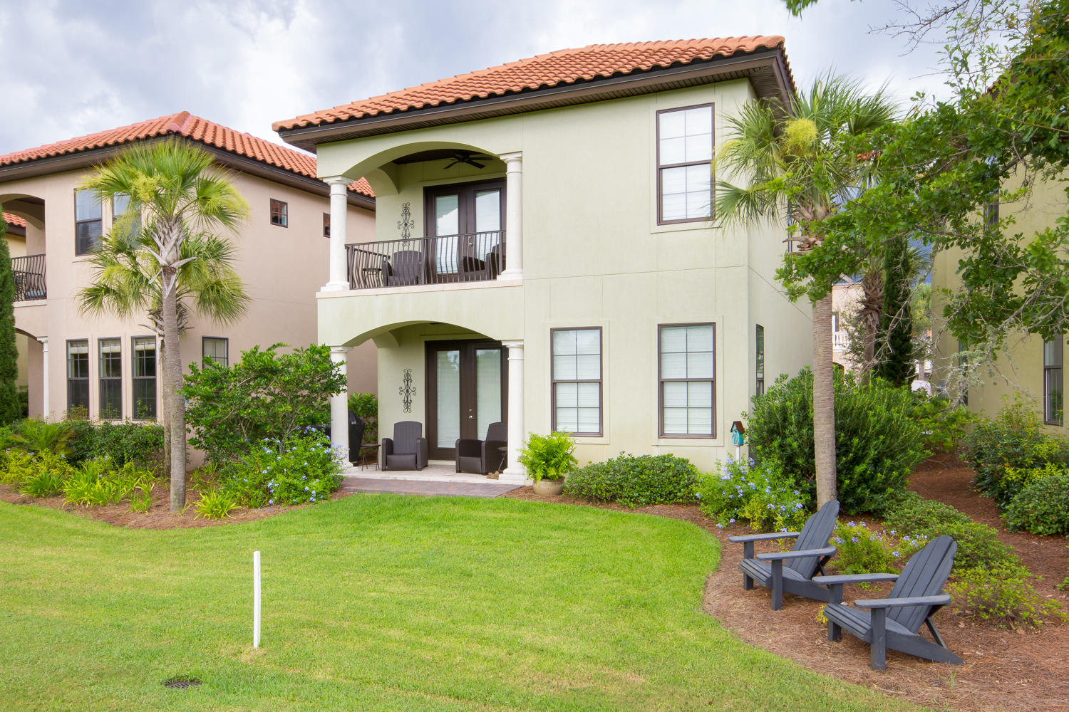 VILLA LAGO - Residential