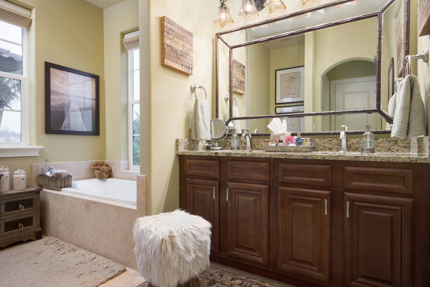 VILLA LAGO - Residential