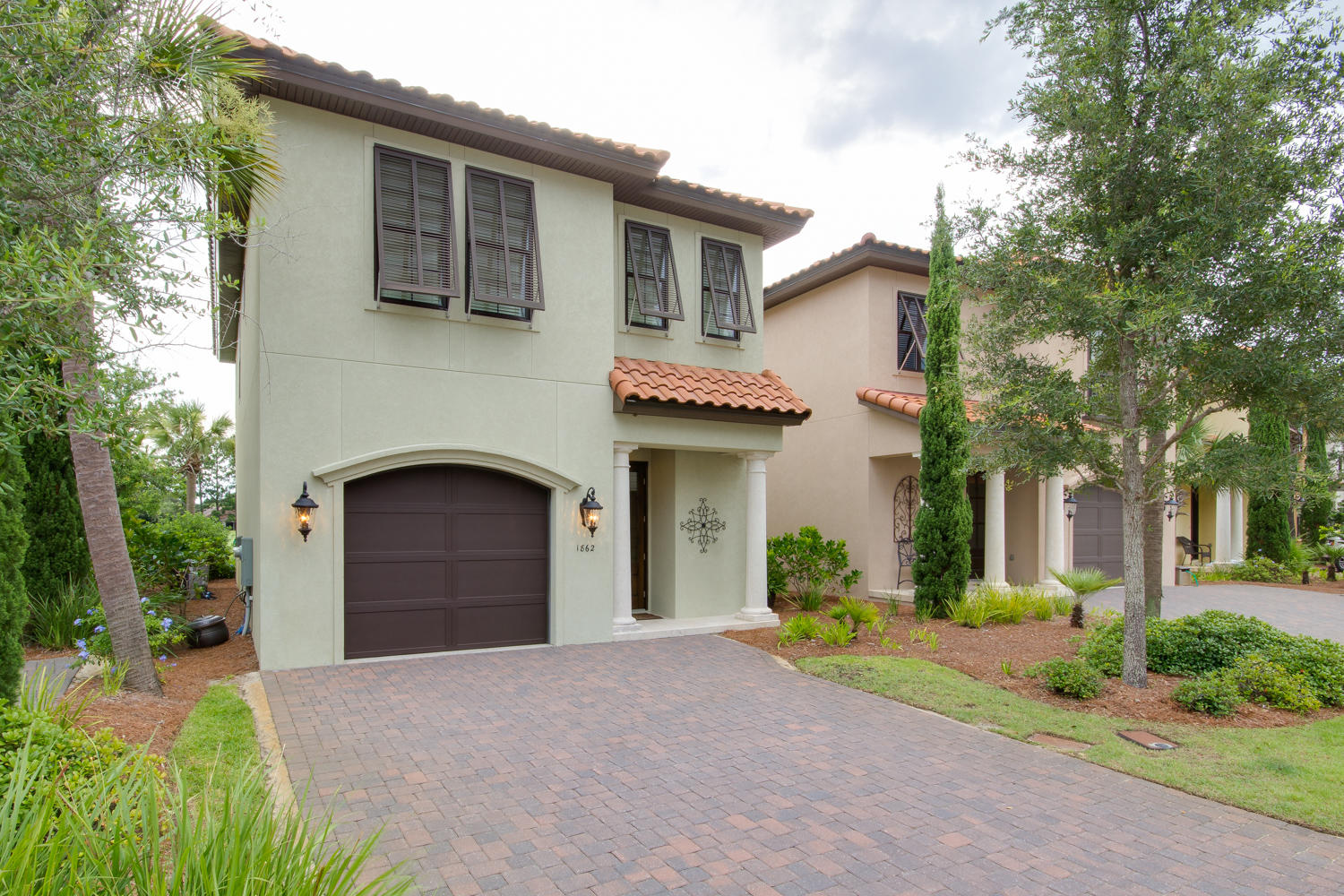 VILLA LAGO - Residential