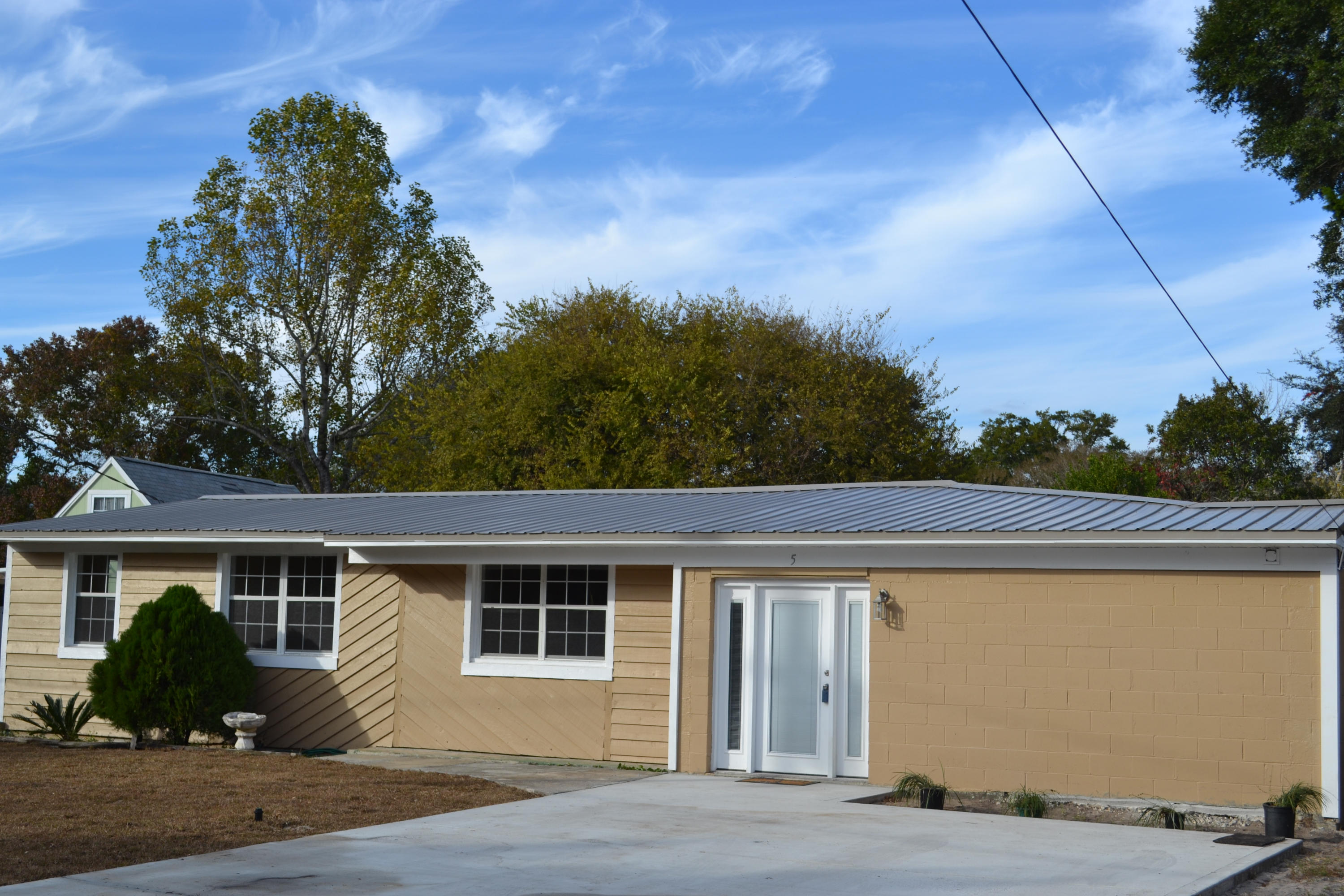 ELLIOTTS POINT 9TH ADDN - Residential