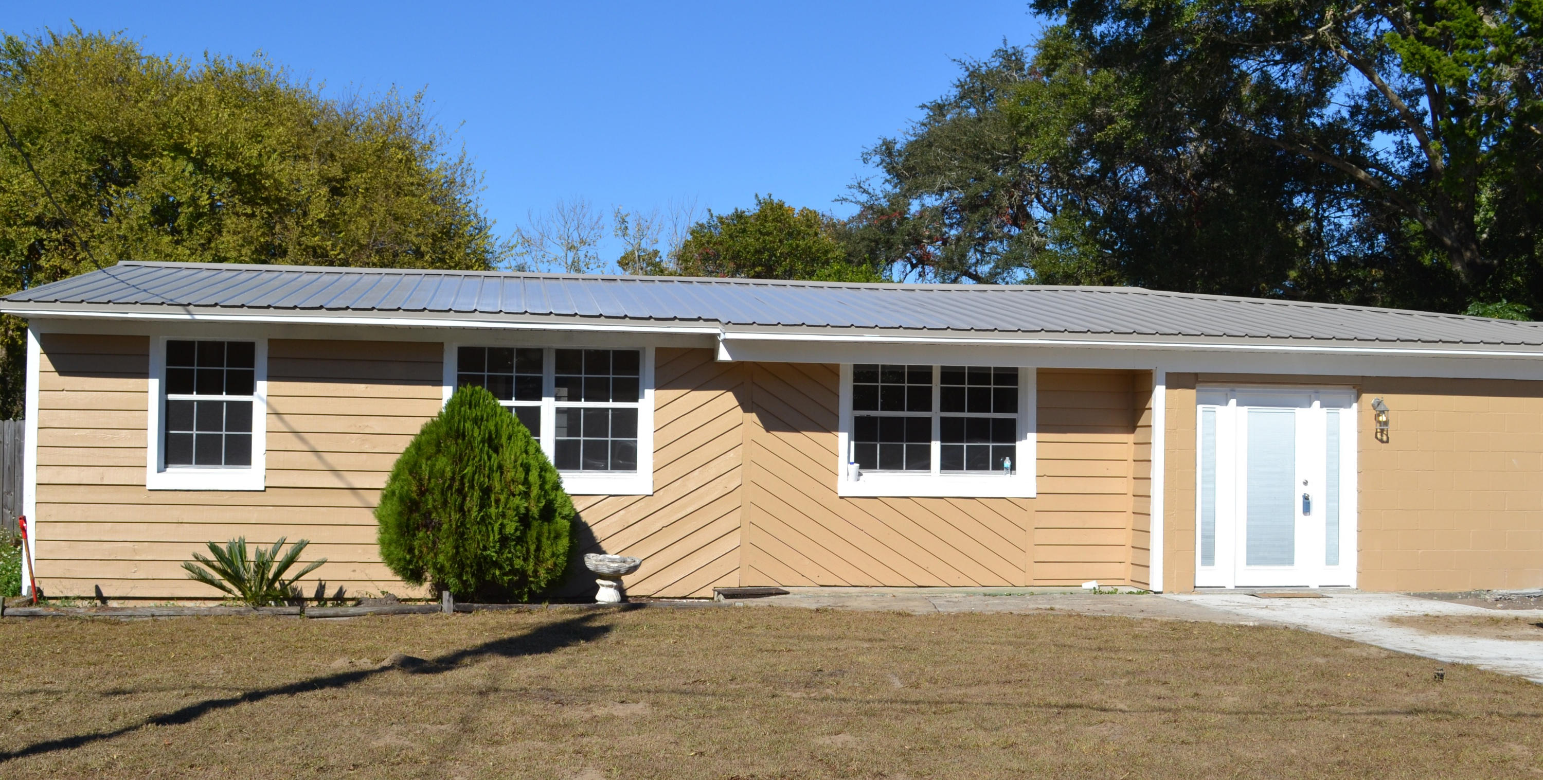 ELLIOTTS POINT 9TH ADDN - Residential