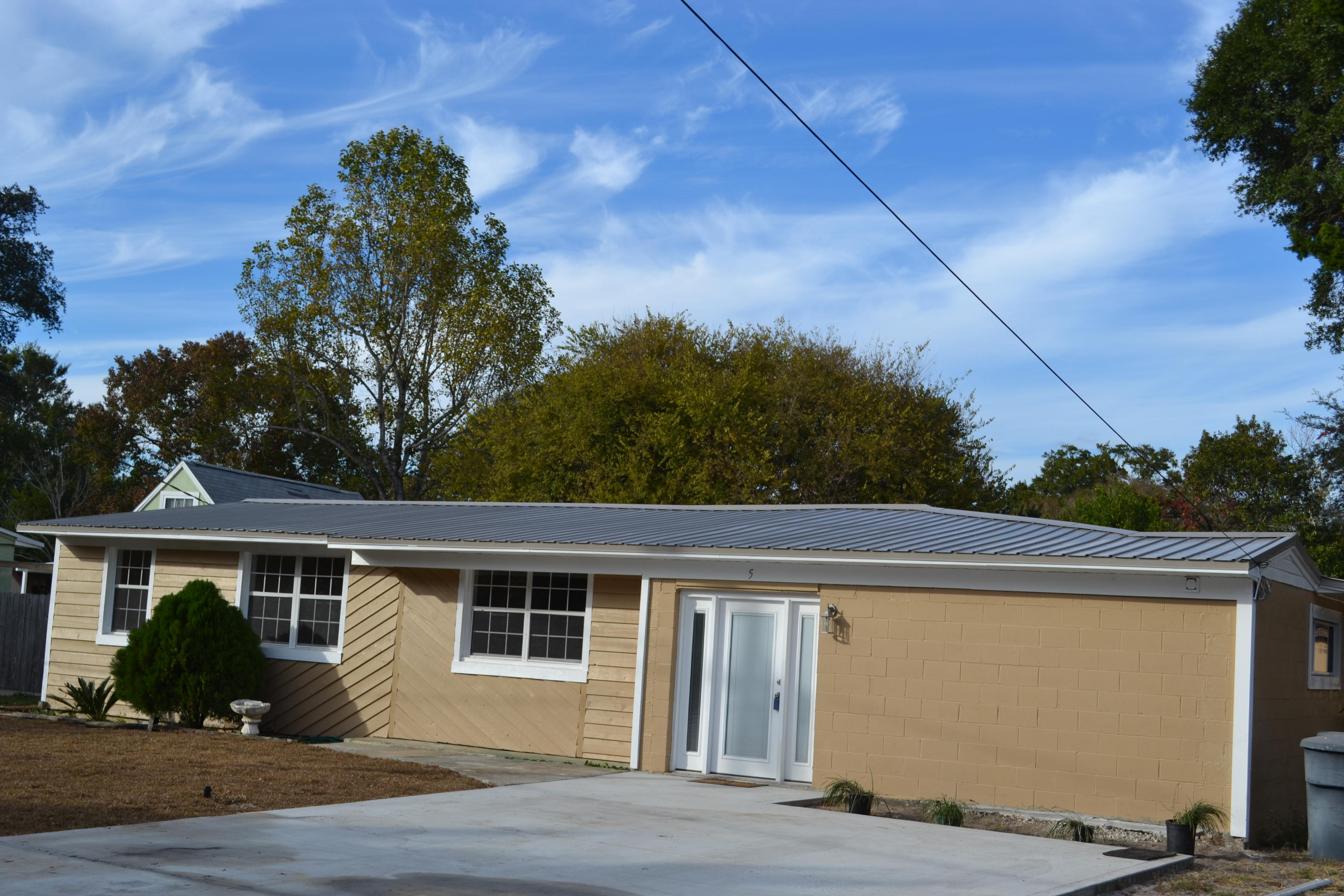 ELLIOTTS POINT 9TH ADDN - Residential