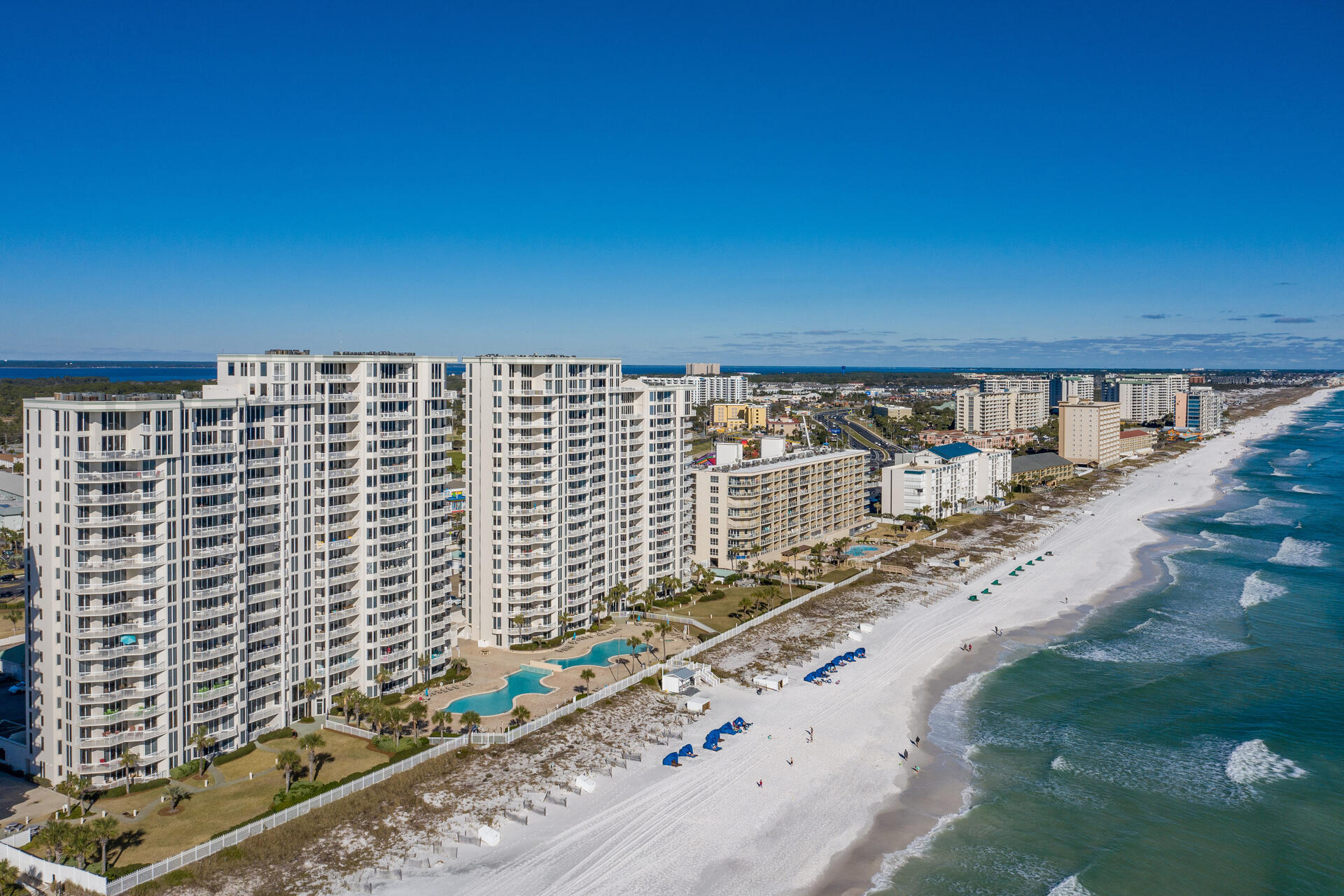 SILVER BEACH TOWERS - Residential