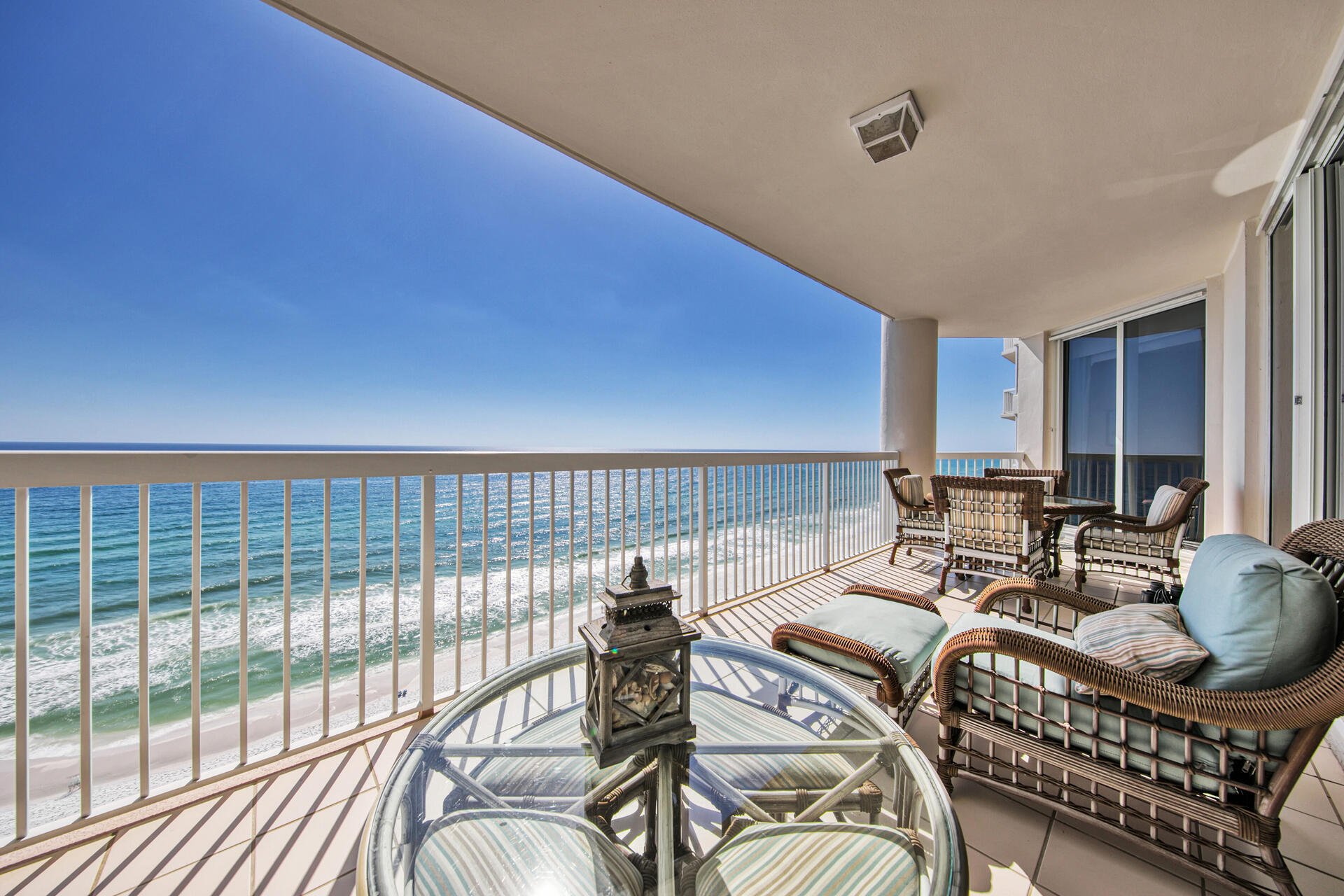 SILVER BEACH TOWERS - Residential