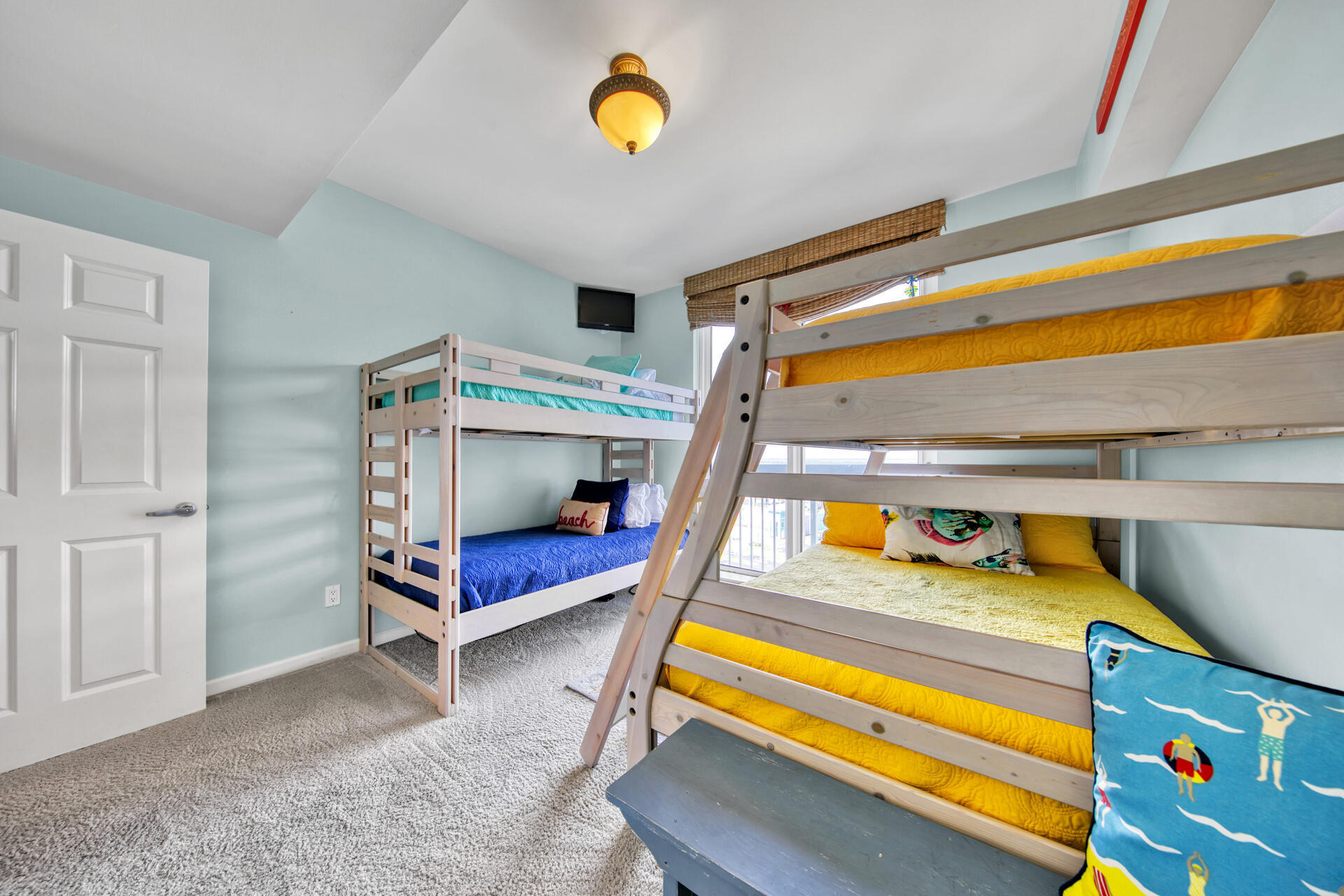 SILVER BEACH TOWERS - Residential