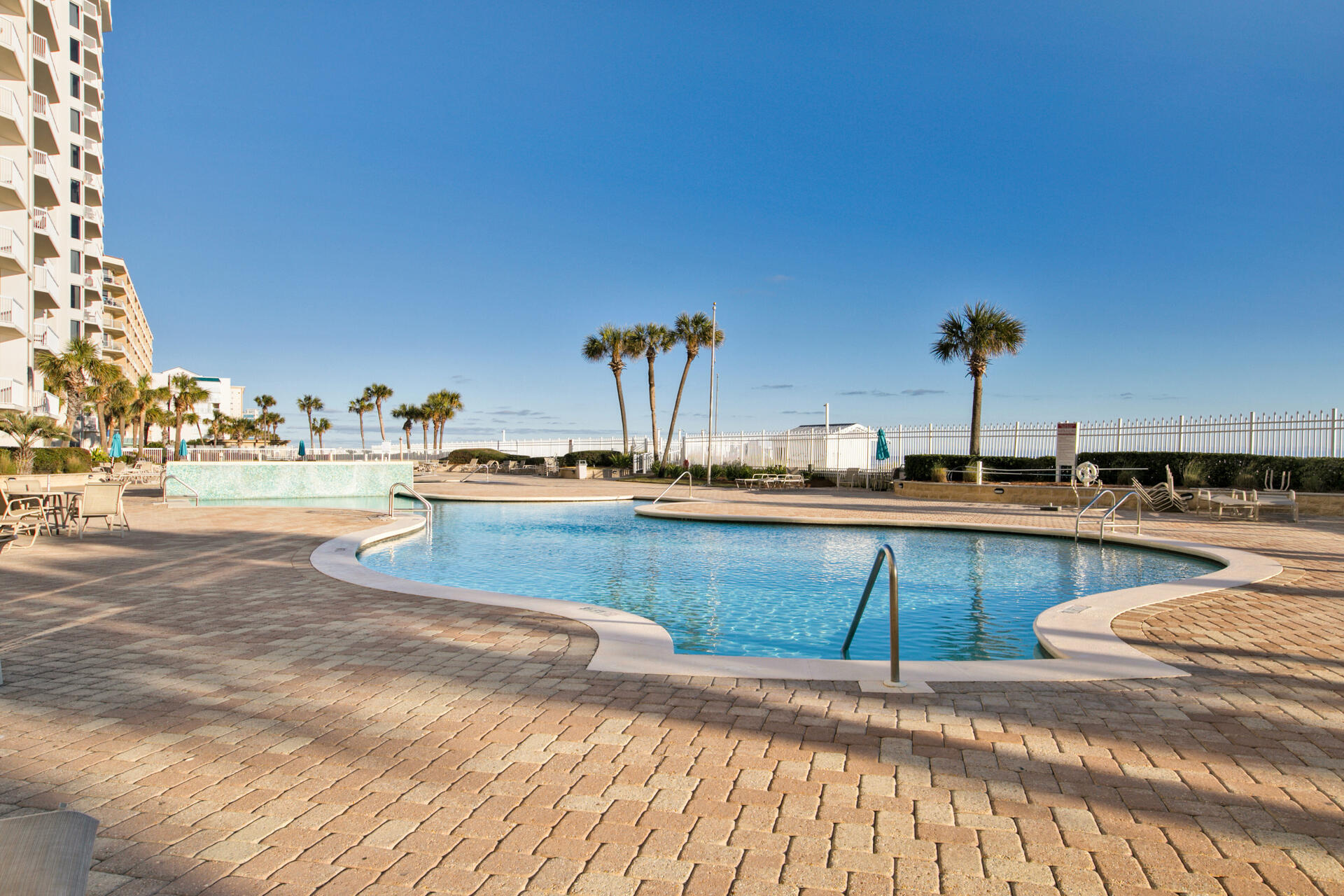 SILVER BEACH TOWERS - Residential