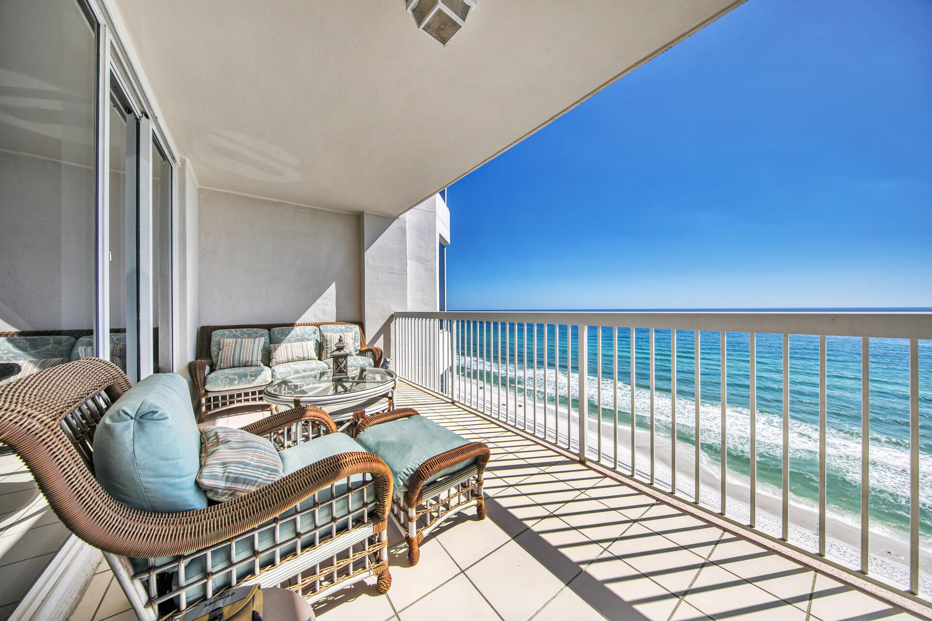 SILVER BEACH TOWERS - Residential