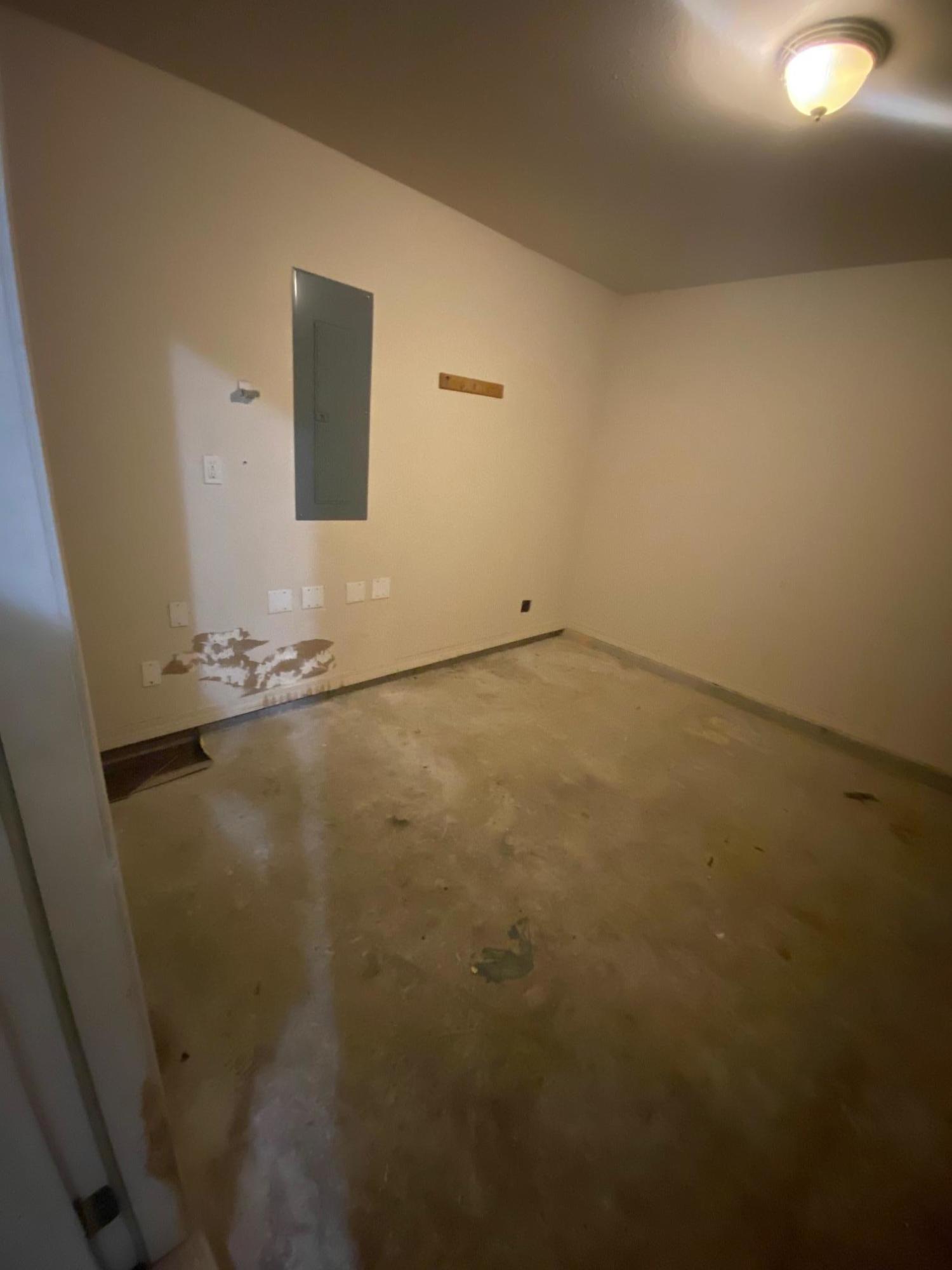 SHADY OAKS - Residential Lease