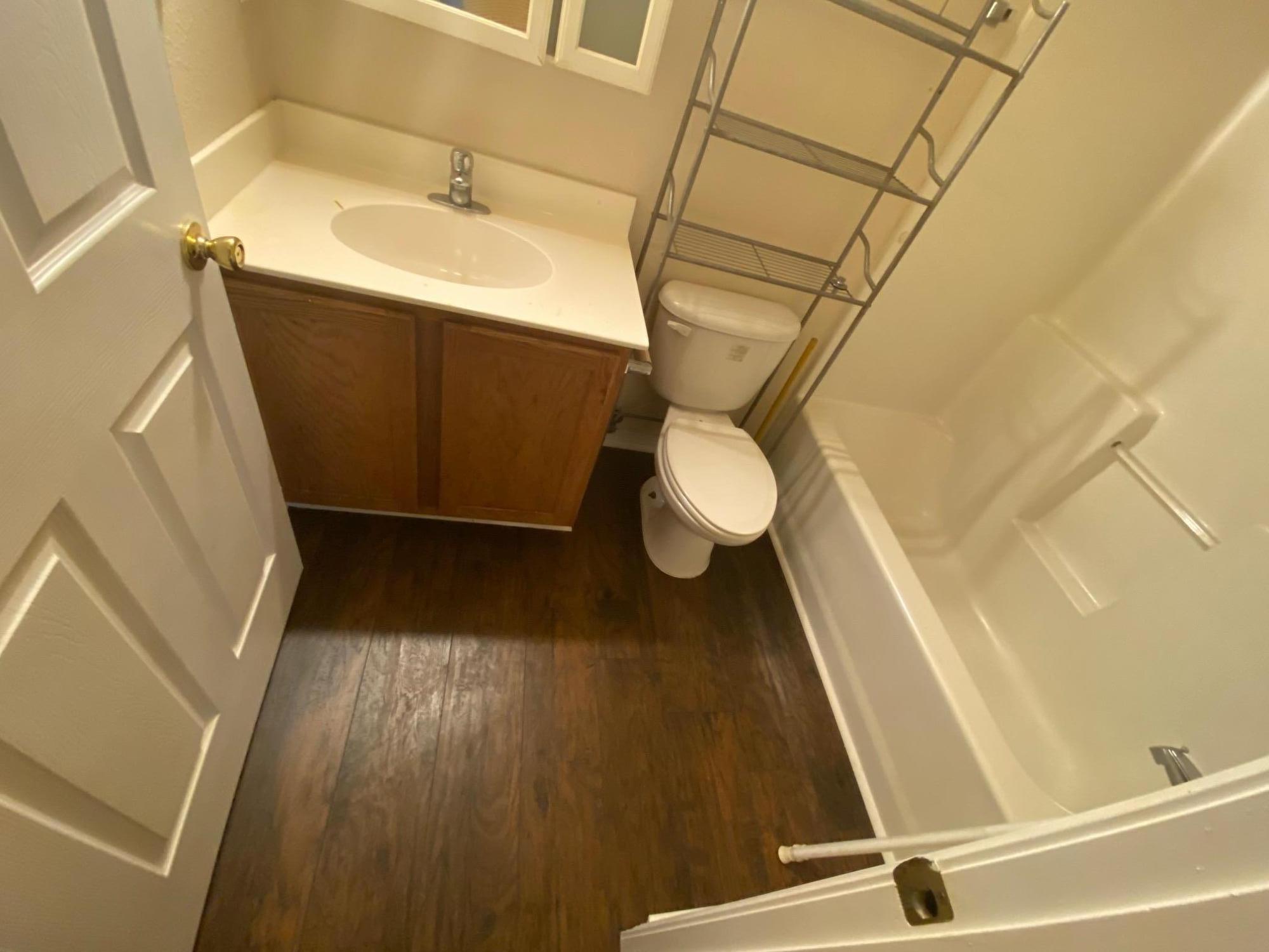 SHADY OAKS - Residential Lease