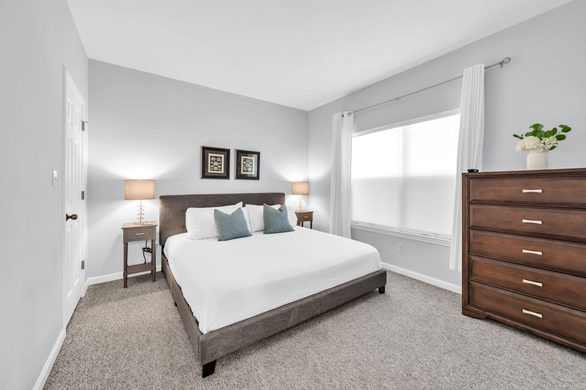 POINT OF VIEW CONDO - Residential