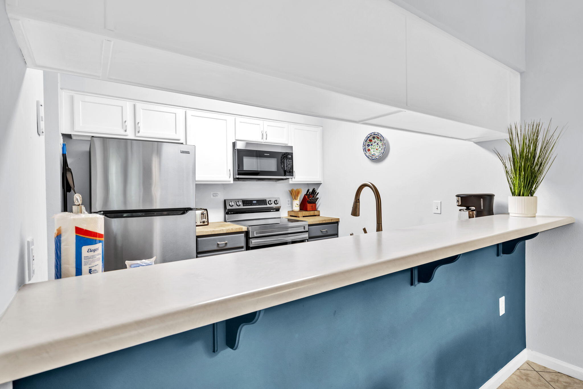 POINT OF VIEW CONDO - Residential