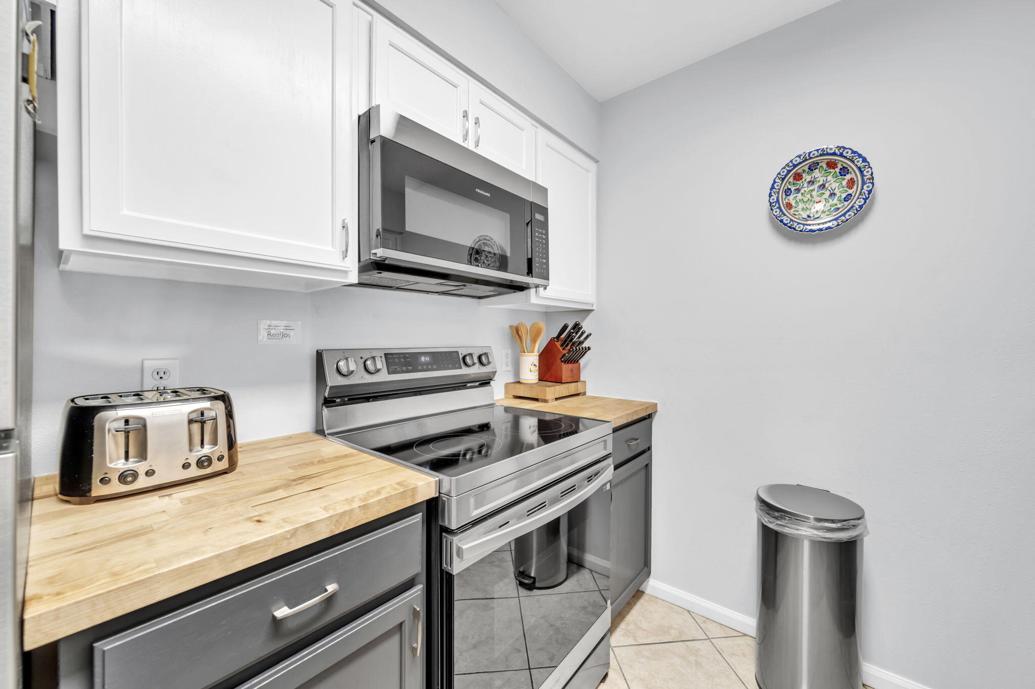POINT OF VIEW CONDO - Residential