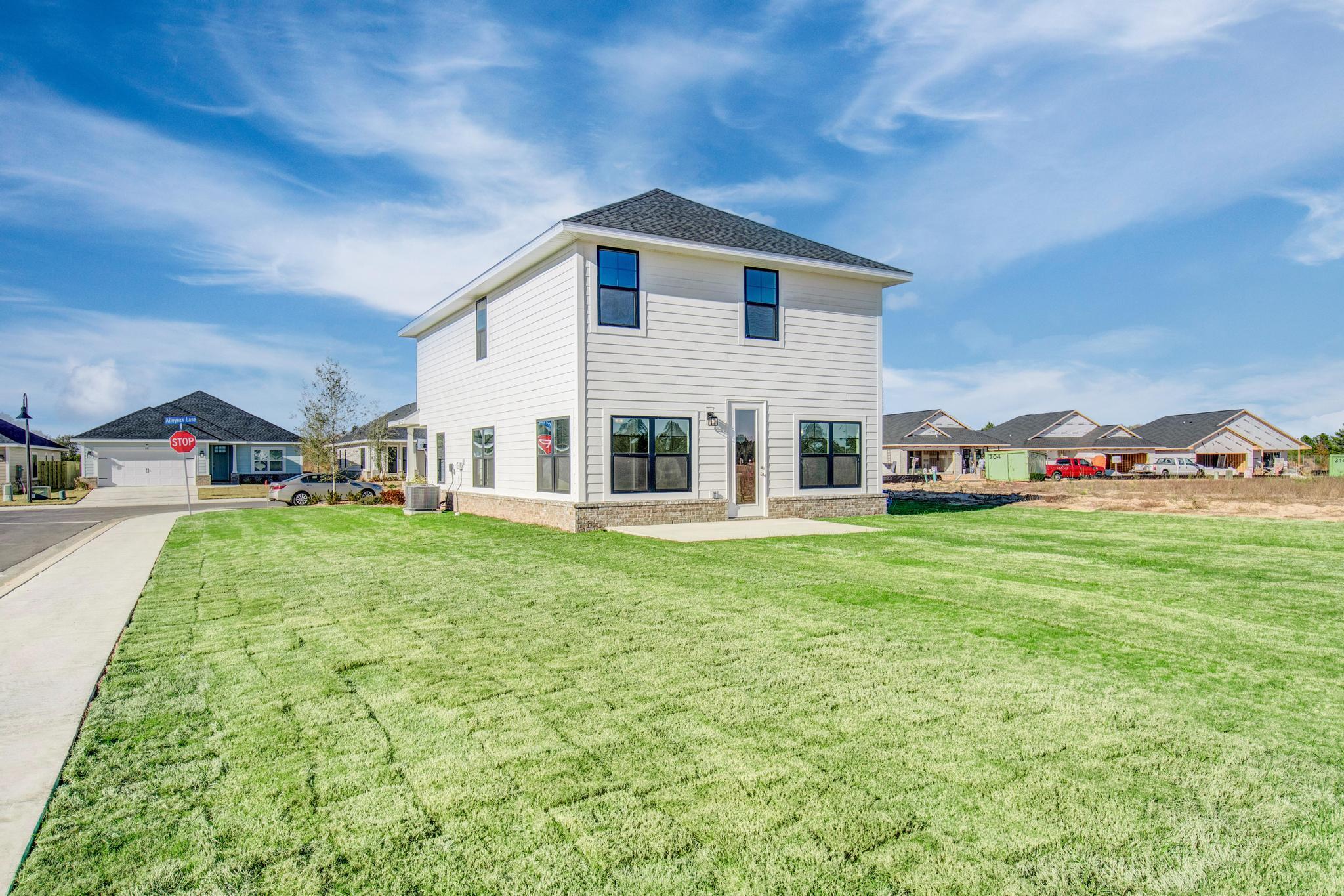 THE BLUFFS AT LAFAYETTE - Residential