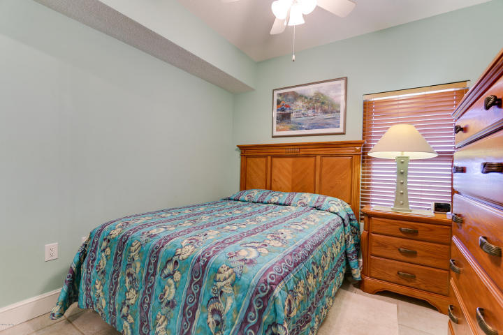 MAJESTIC BEACH TOWERS II - Residential