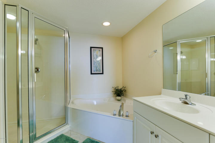 MAJESTIC BEACH TOWERS II - Residential