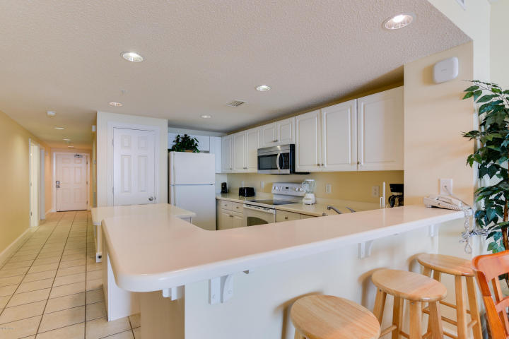 MAJESTIC BEACH TOWERS II - Residential