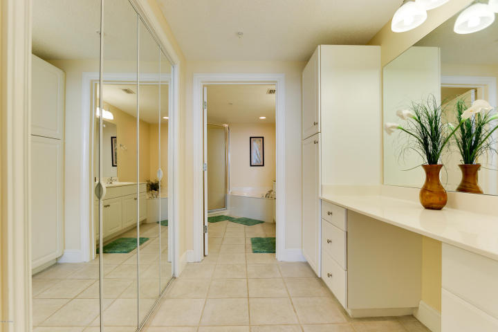 MAJESTIC BEACH TOWERS II - Residential