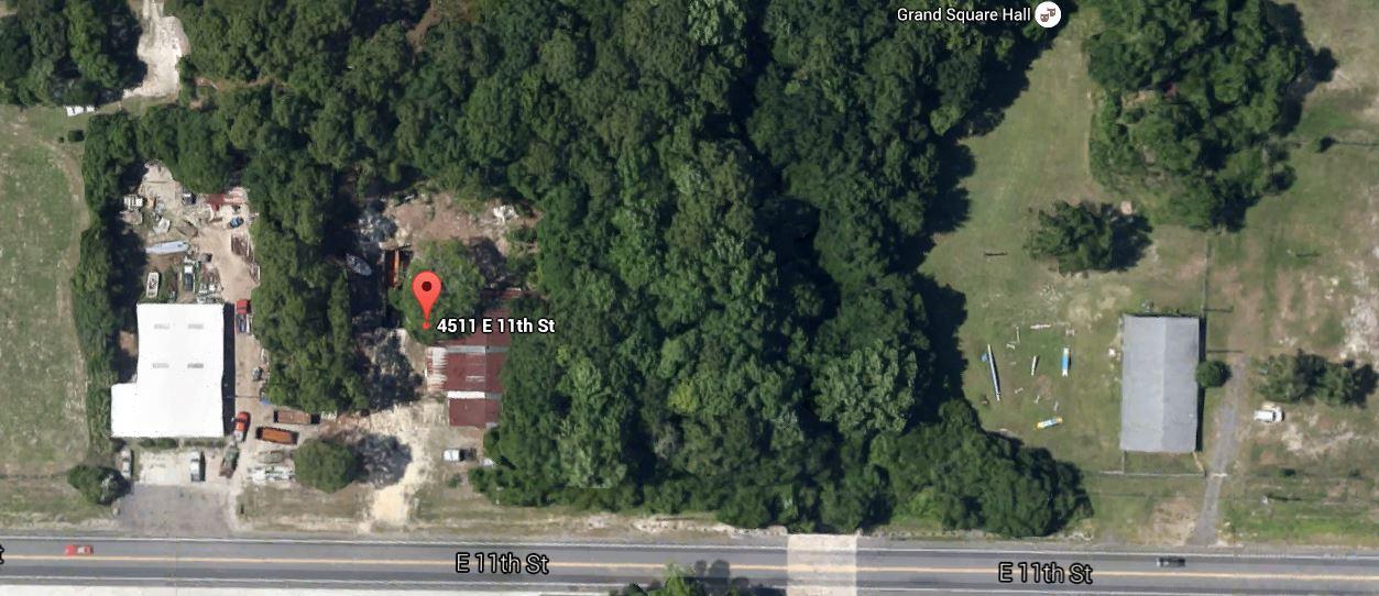 Got stuff? Warehouse in a convent location in Panama City that can handle all your toys or business materials. Plenty of room to expand, too. Property is being sold As-Is.