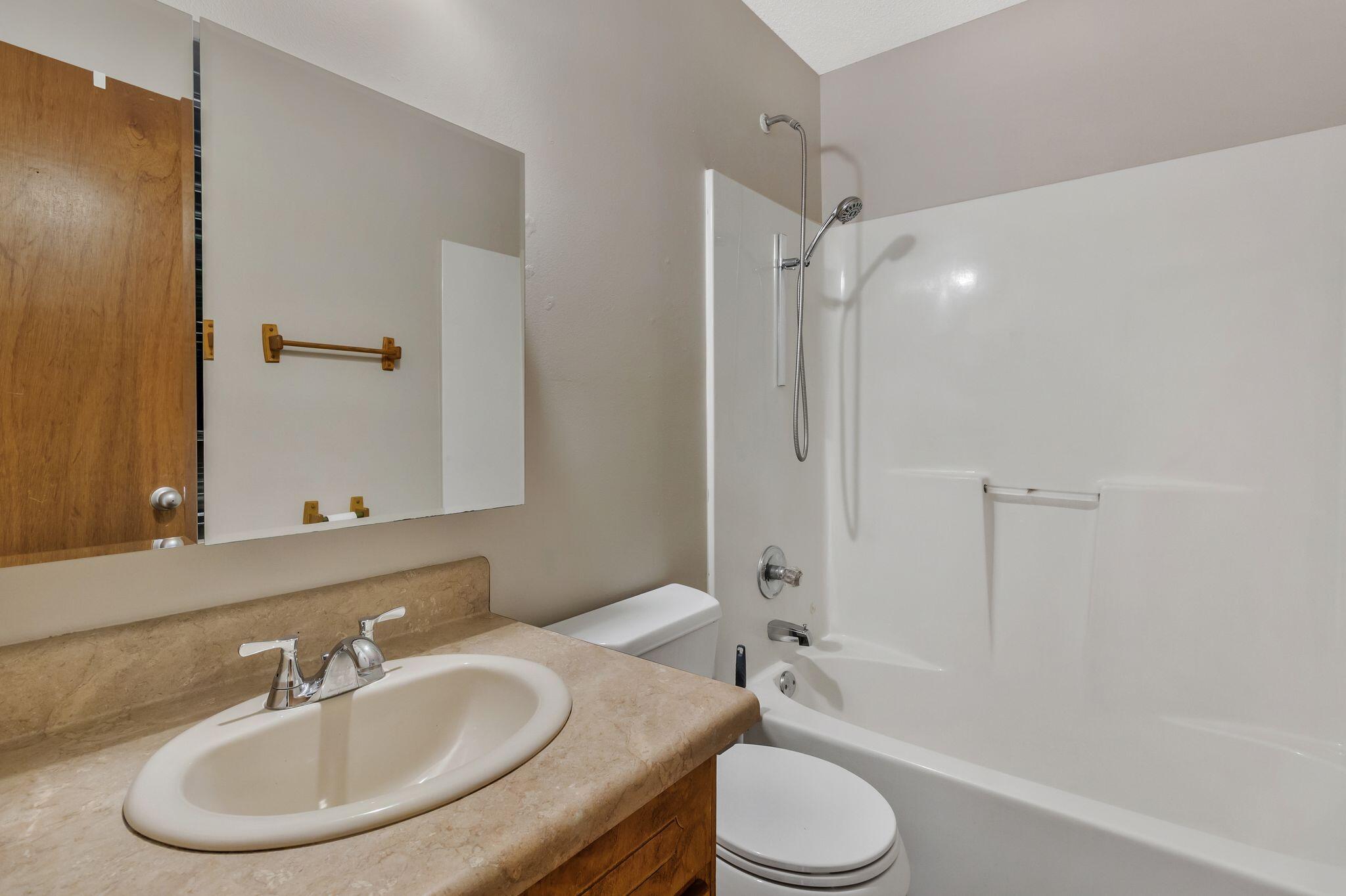 HELMS & ALLEN - Residential Lease