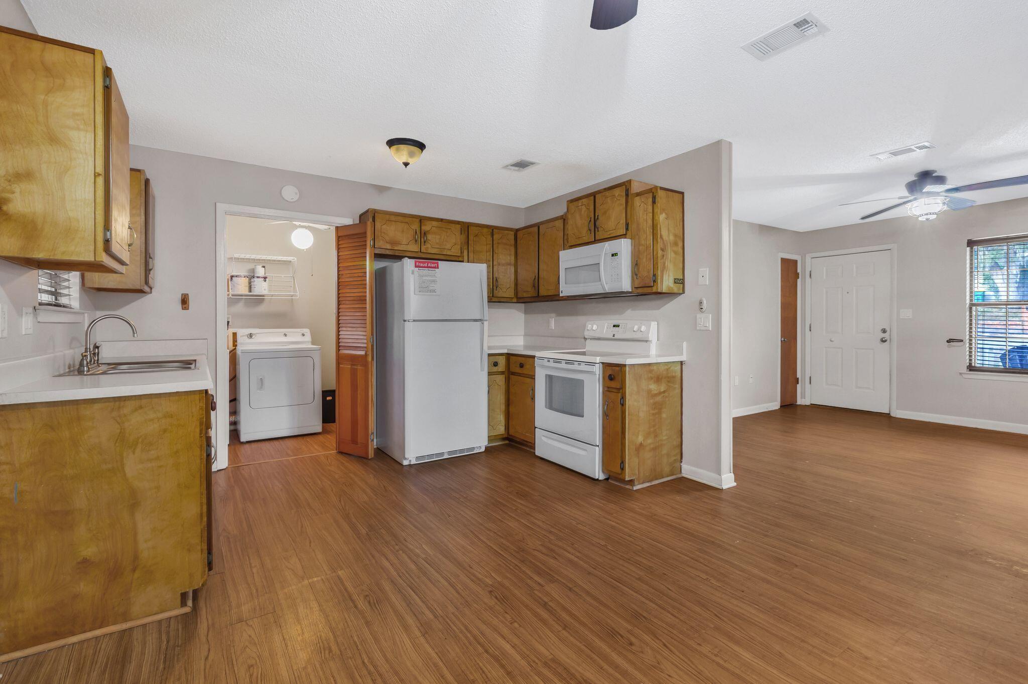 HELMS & ALLEN - Residential Lease