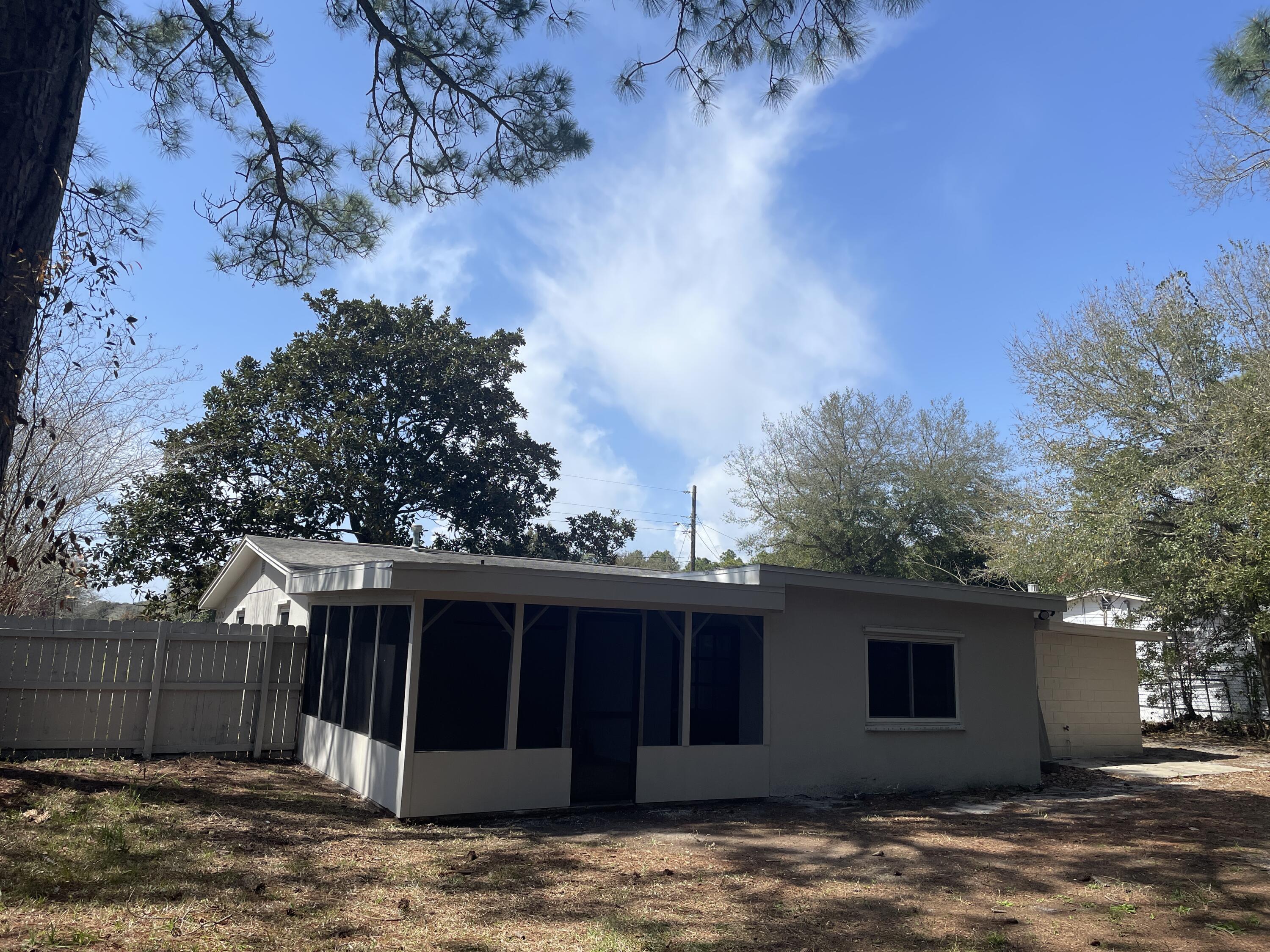OAK TREE PARK - Residential