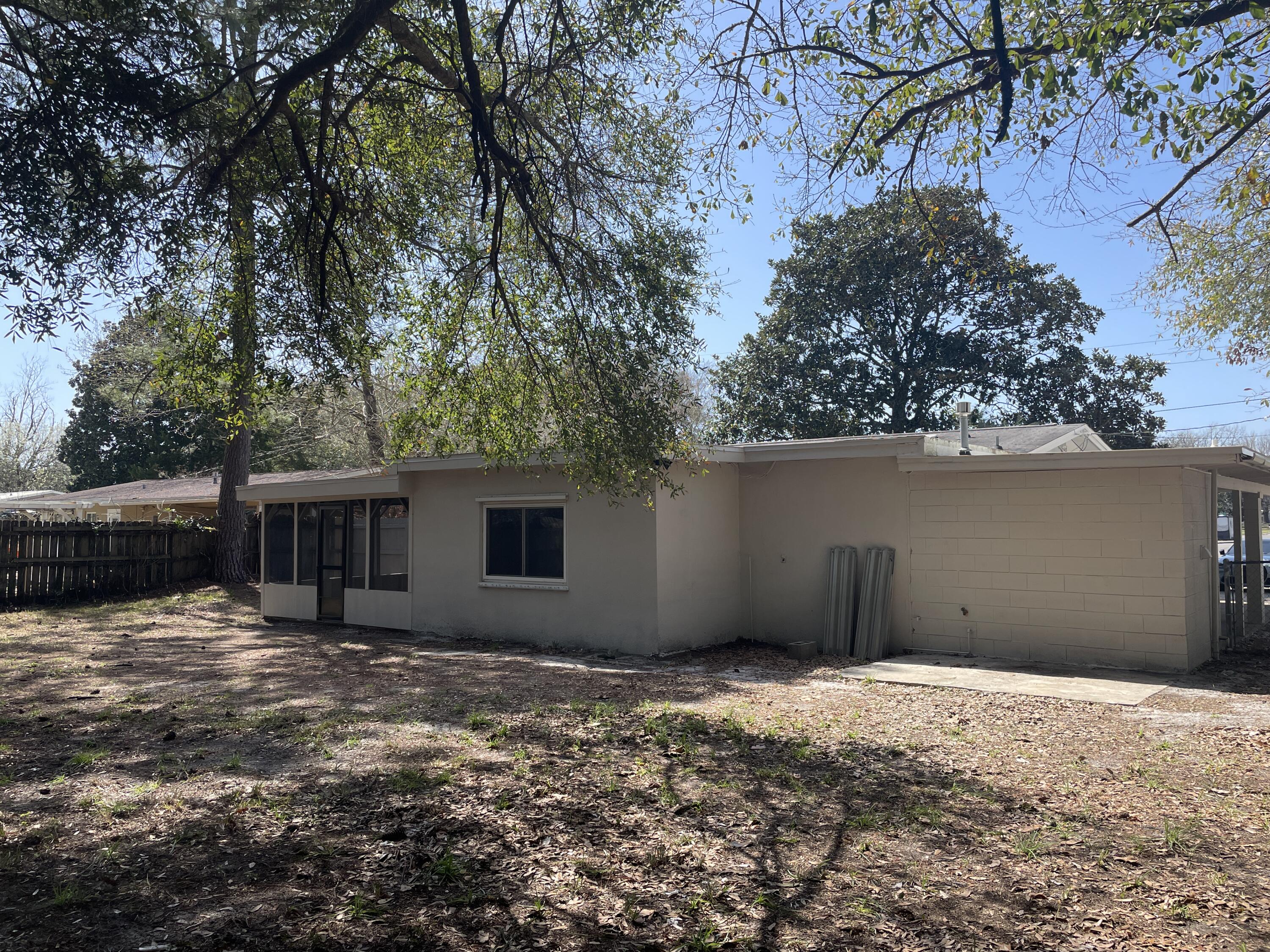 OAK TREE PARK - Residential