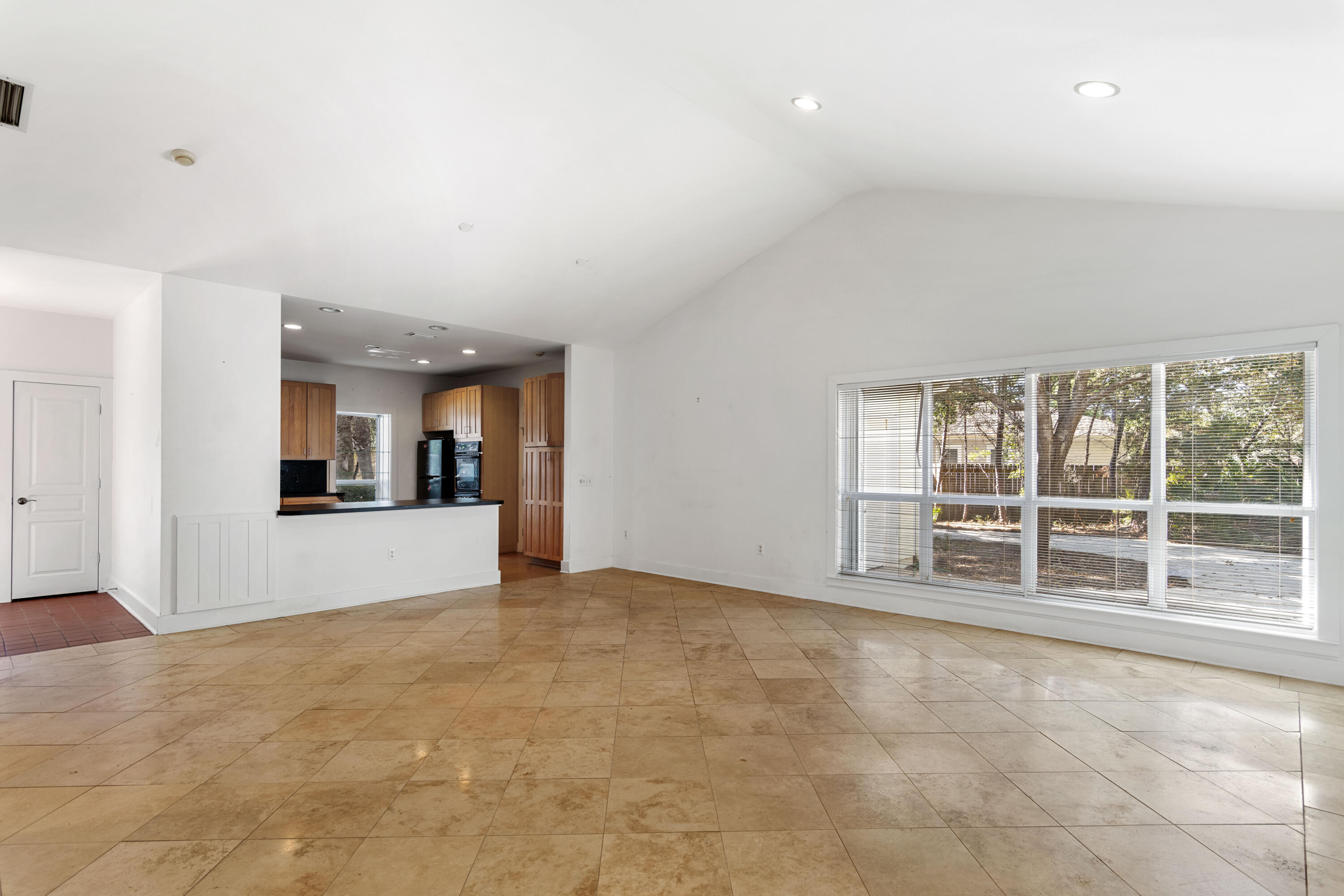 PELICAN BAY - Residential