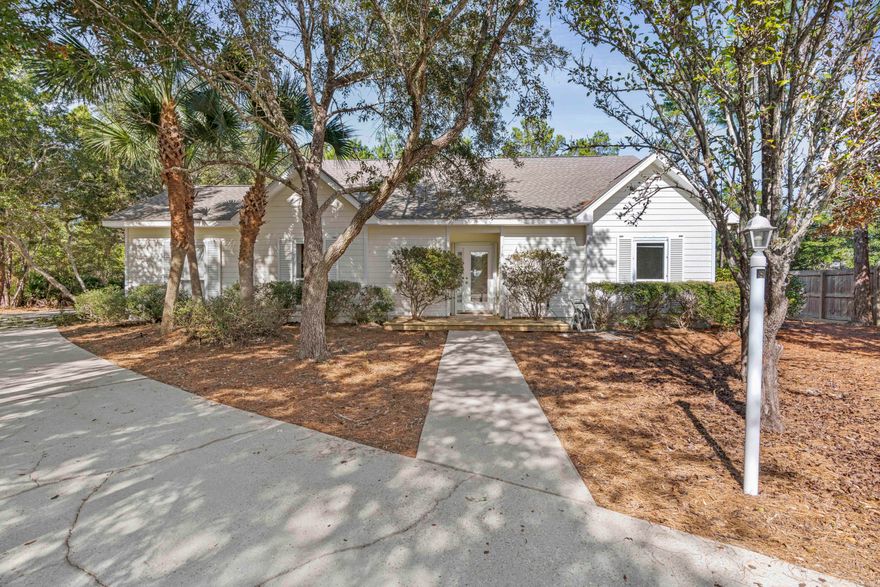 *** There are awesome loan options available!! Seller is willing to provide a credit towards mortgage rate buy down and/or closing costs. Don't wait for rates to lower and for buyer activity to increase. Take advantage of the loan options being offered today ***Amazing value for Santa Rosa Beach only a minute from private bayfront park to enjoy a coastal lifestyle!! A one-level home on an expansive lot nearly 1/2 an acre. This property is located in Pelican Bay subdivision which offers a fantastic Bayfront park and community dock to enjoy fishing, kayaking or paddle boarding just a few blocks from the home. The cul-de-sac lot offers a serene setting with plentiful trees and privacy. Interior features a large living area with good natural light, vaulted ceilings and beautiful tile floors.