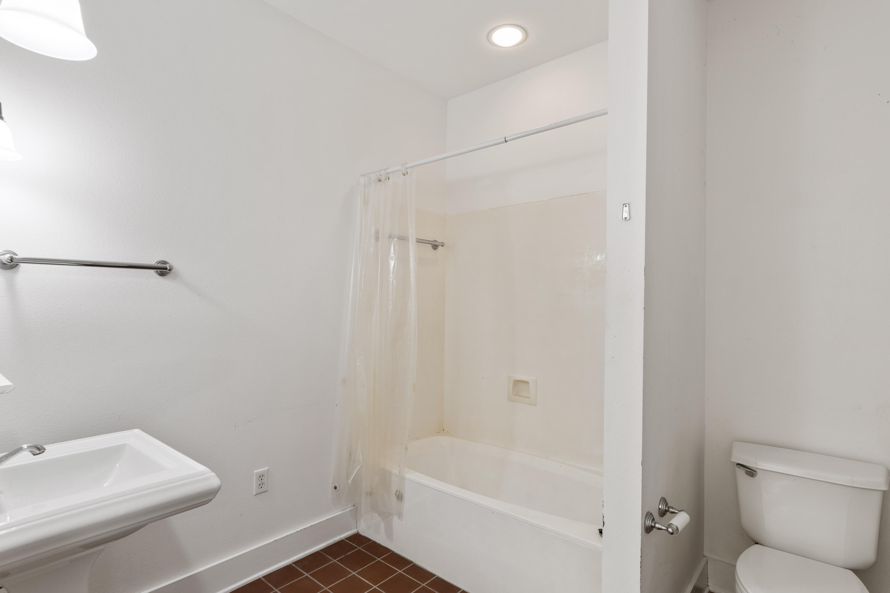 PELICAN BAY - Residential