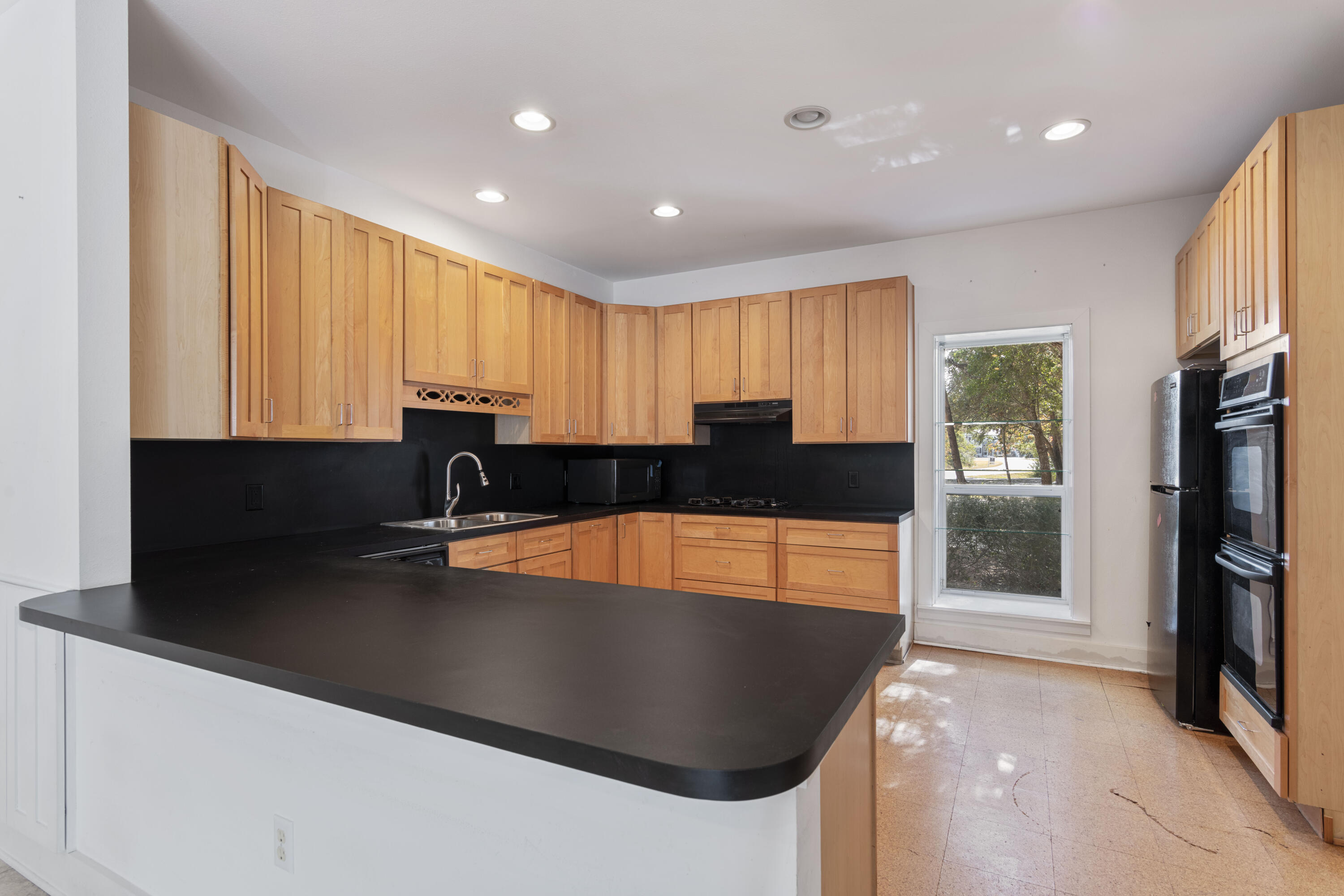 PELICAN BAY - Residential