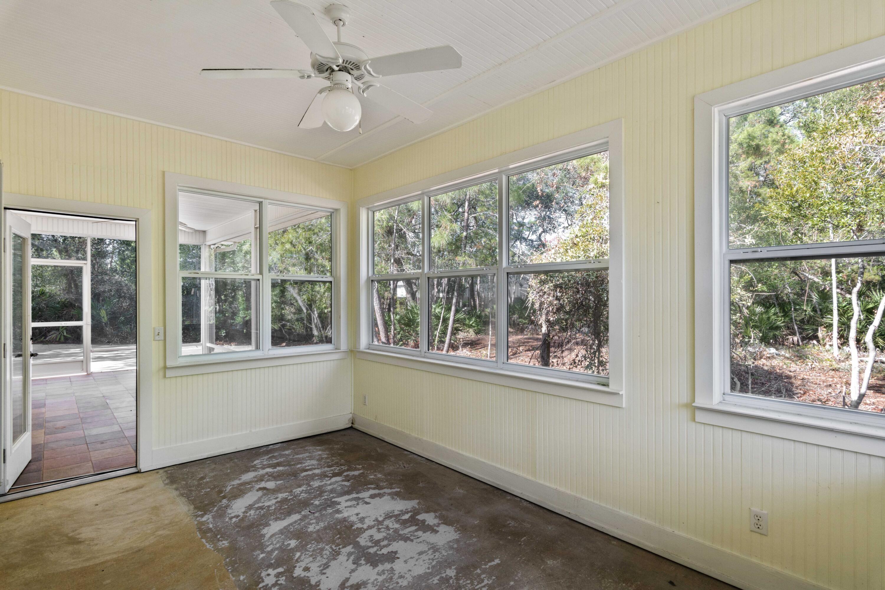 PELICAN BAY - Residential