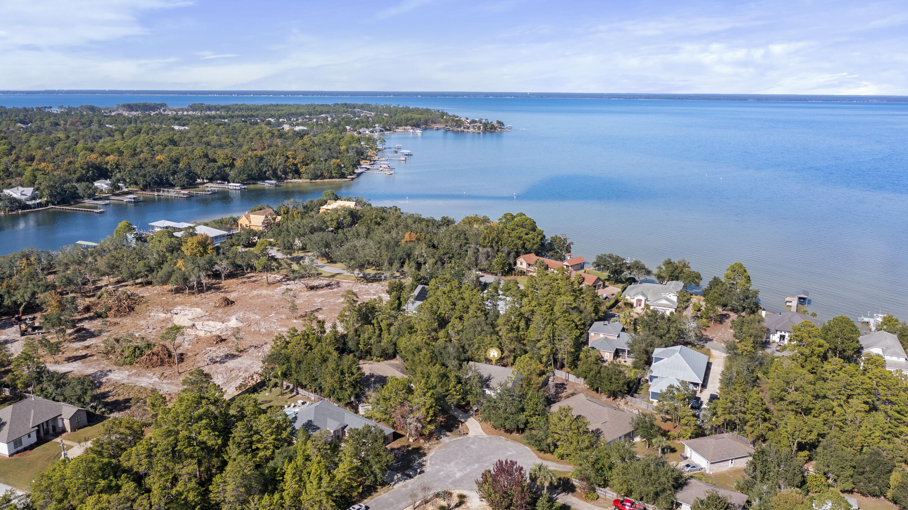 PELICAN BAY - Residential