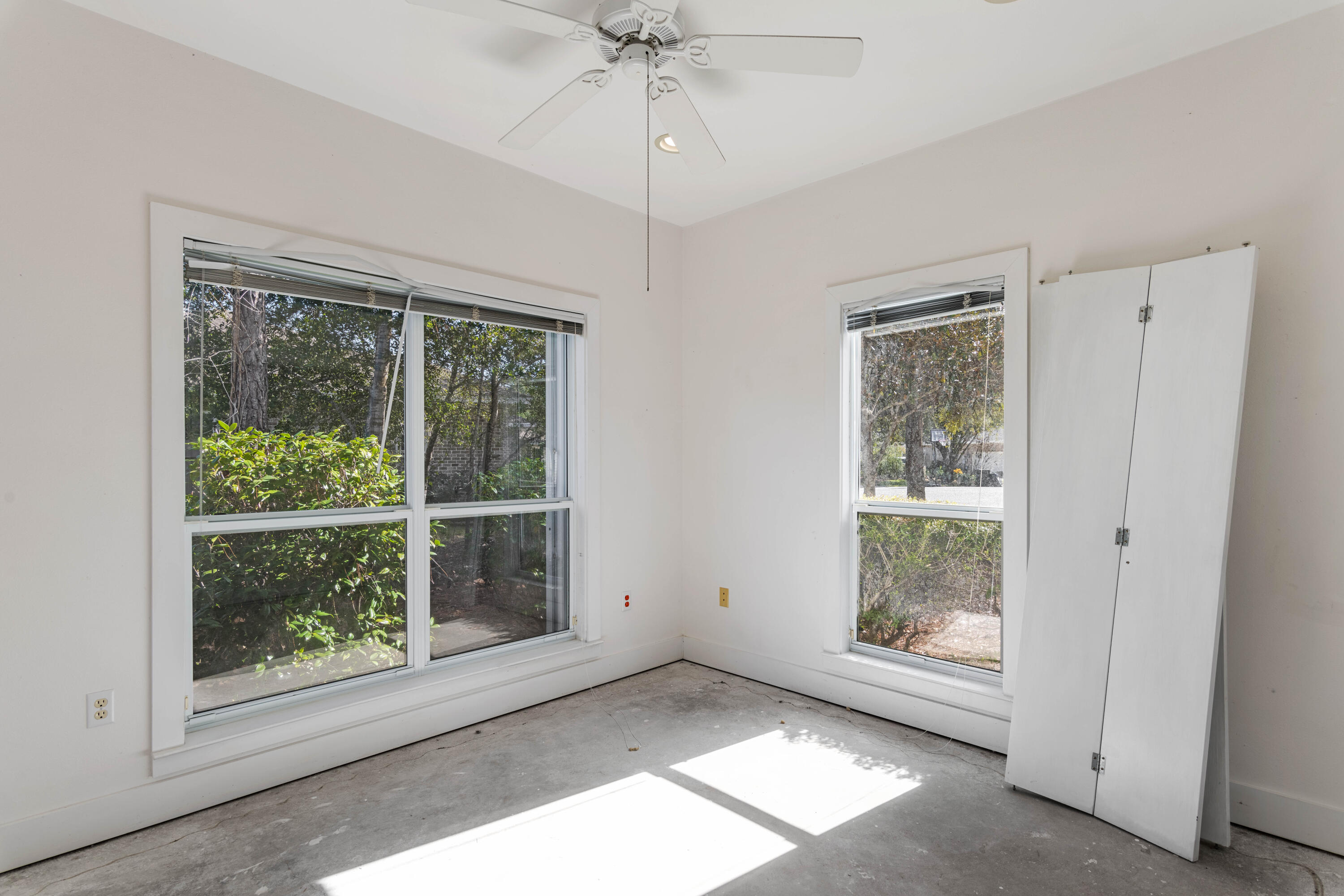 PELICAN BAY - Residential