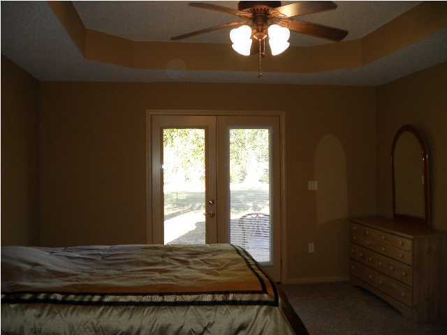 SPRING HOLLOW ESTATES - Residential Lease