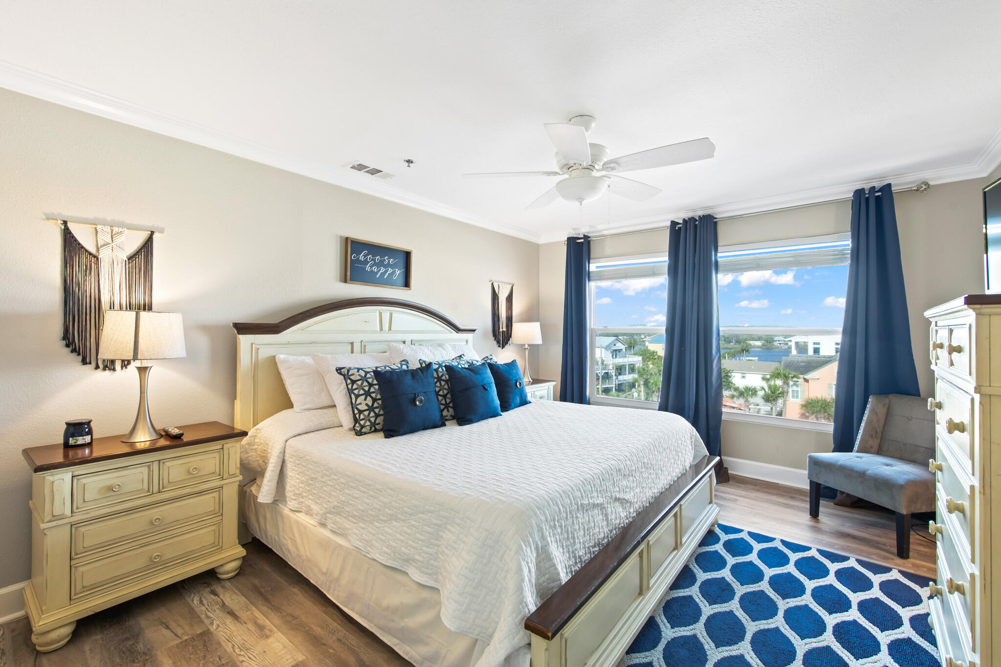 COMMODORE'S RETREAT LIMITED CONDO - Residential