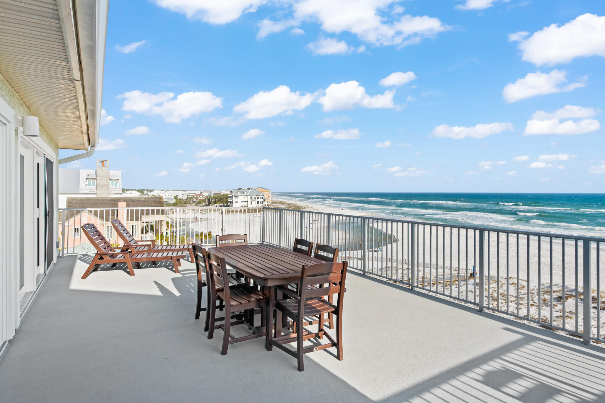 COMMODORE'S RETREAT LIMITED CONDO - Residential