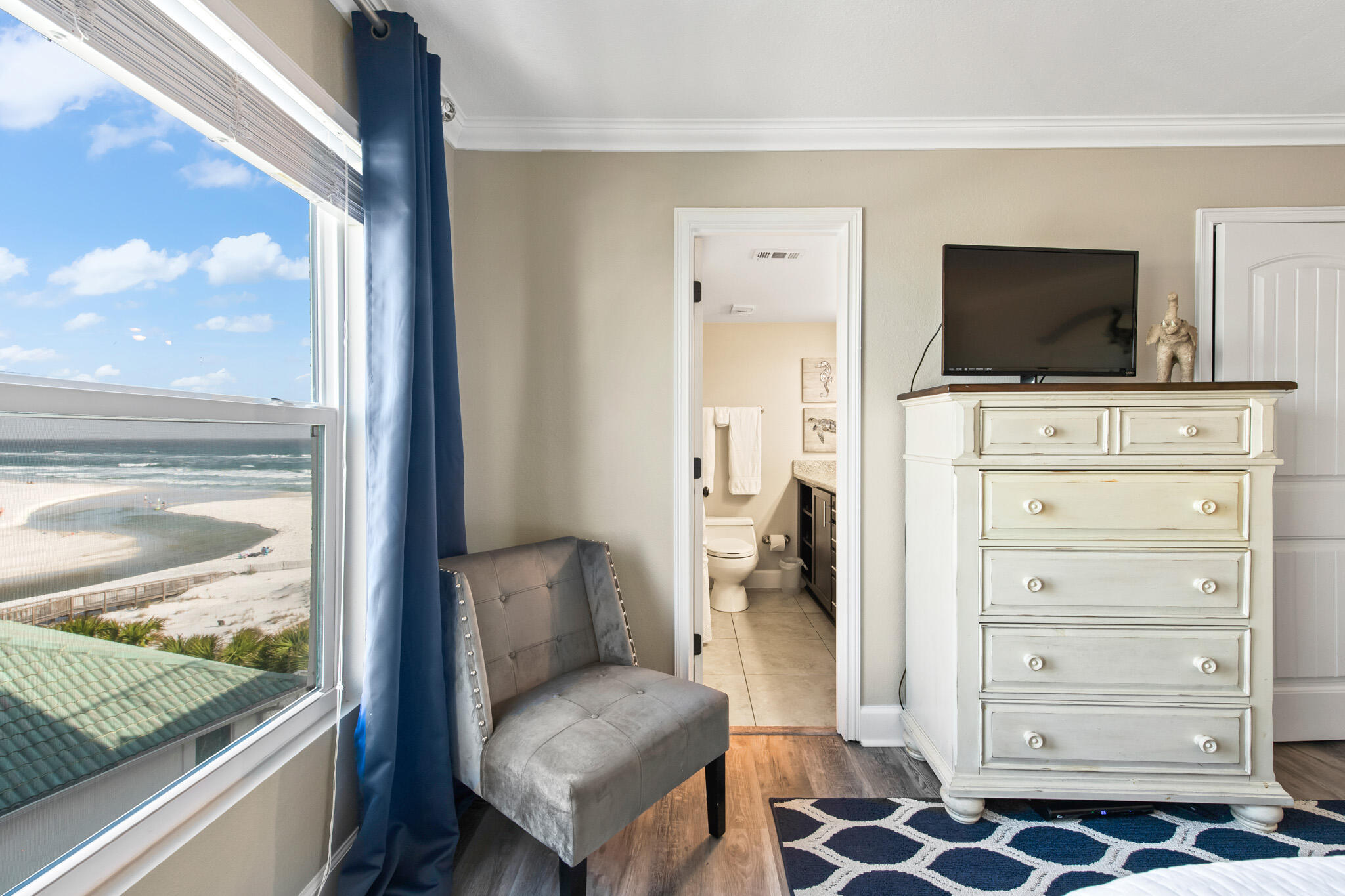 COMMODORE'S RETREAT LIMITED CONDO - Residential