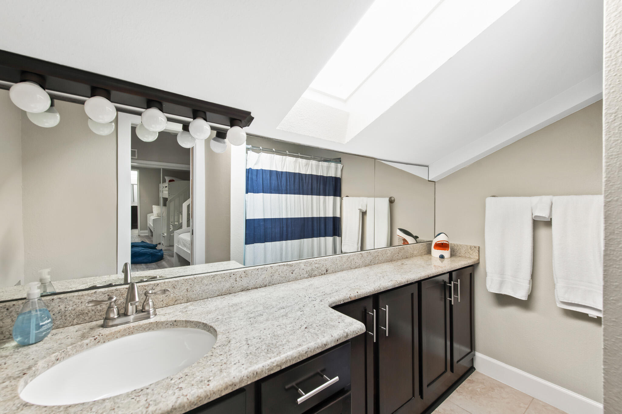 COMMODORE'S RETREAT LIMITED CONDO - Residential
